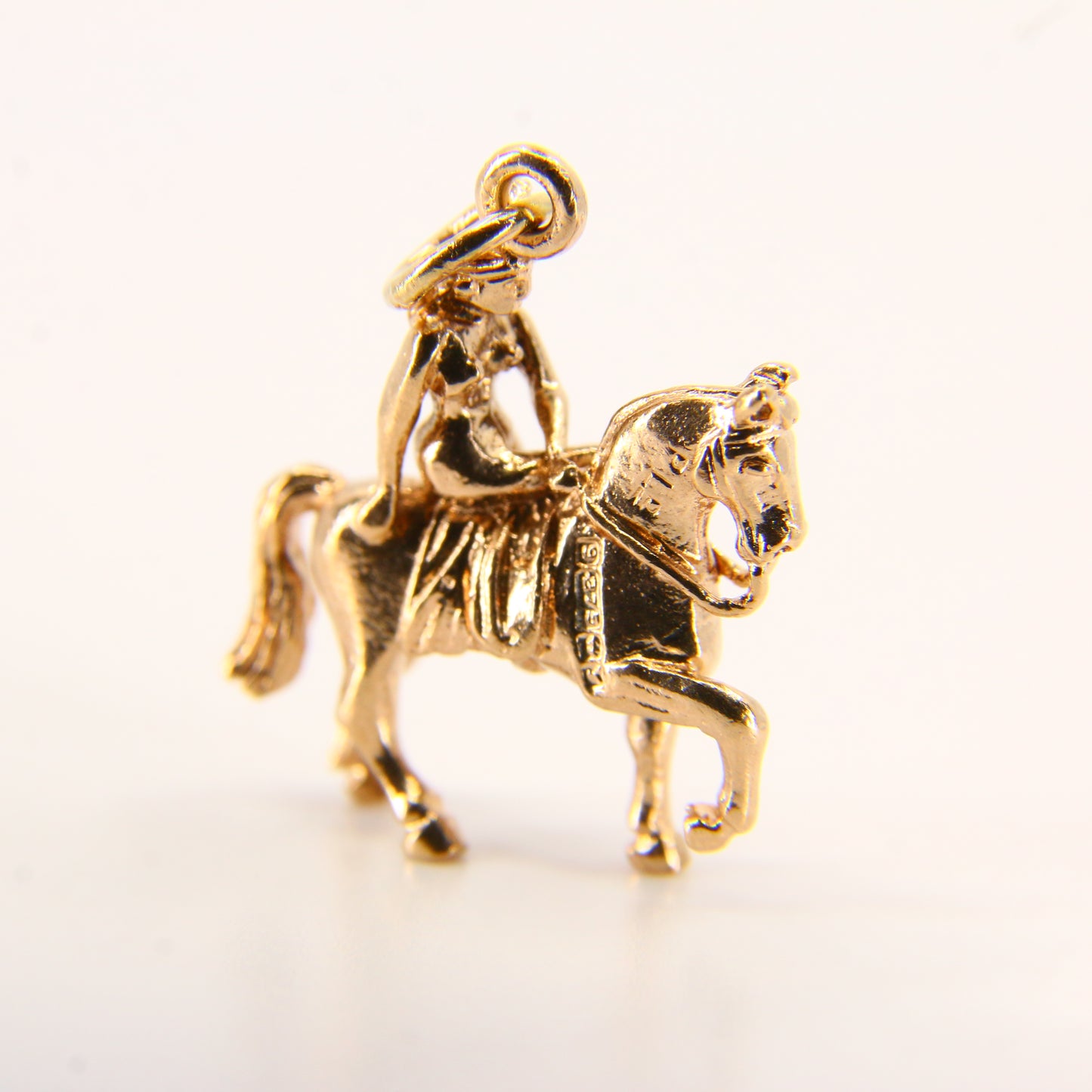 Vintage 9ct Gold Horse Riding Charm – Hallmarked Equestrian Pendant