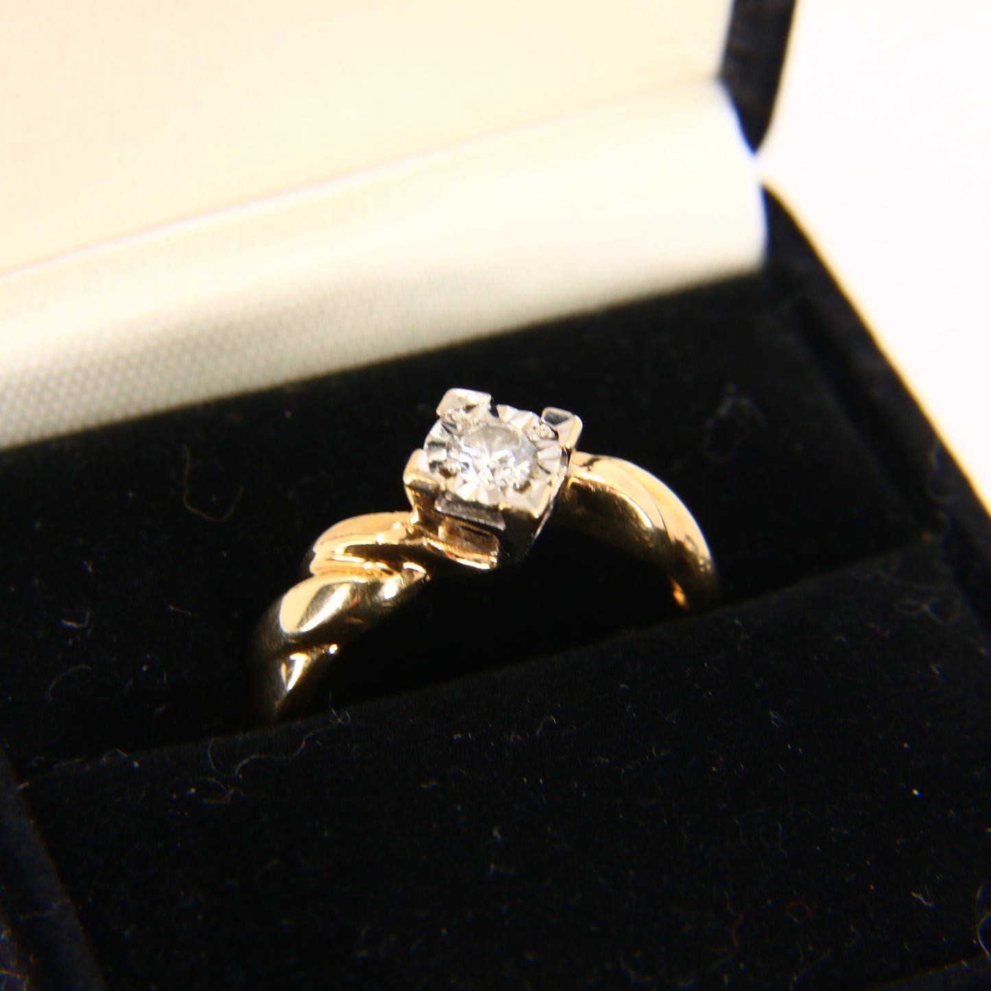 Vintage 9ct Diamond Illusion Set Ring – UK Size M, Hallmarked 9 Carat Boxed Gift