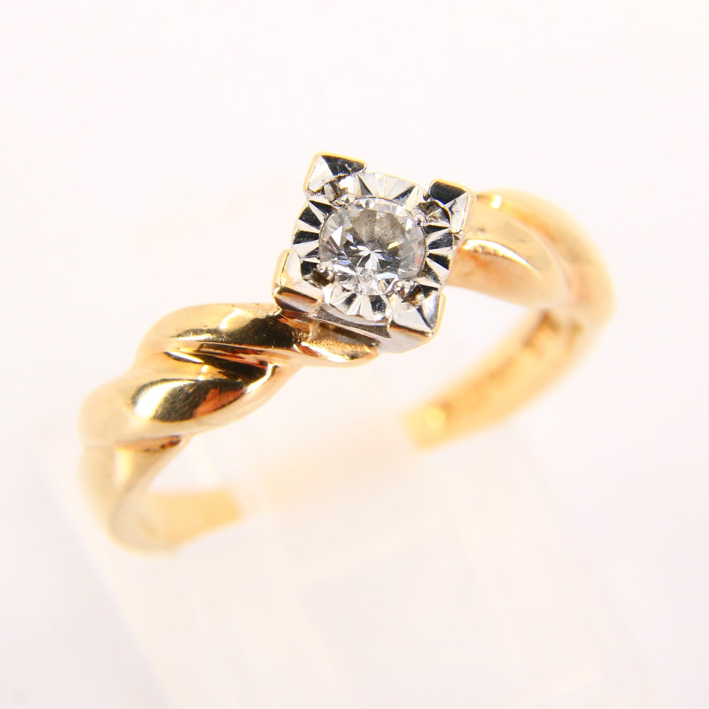 Vintage 9ct Diamond Illusion Set Ring – UK Size M, Hallmarked 9 Carat Boxed Gift