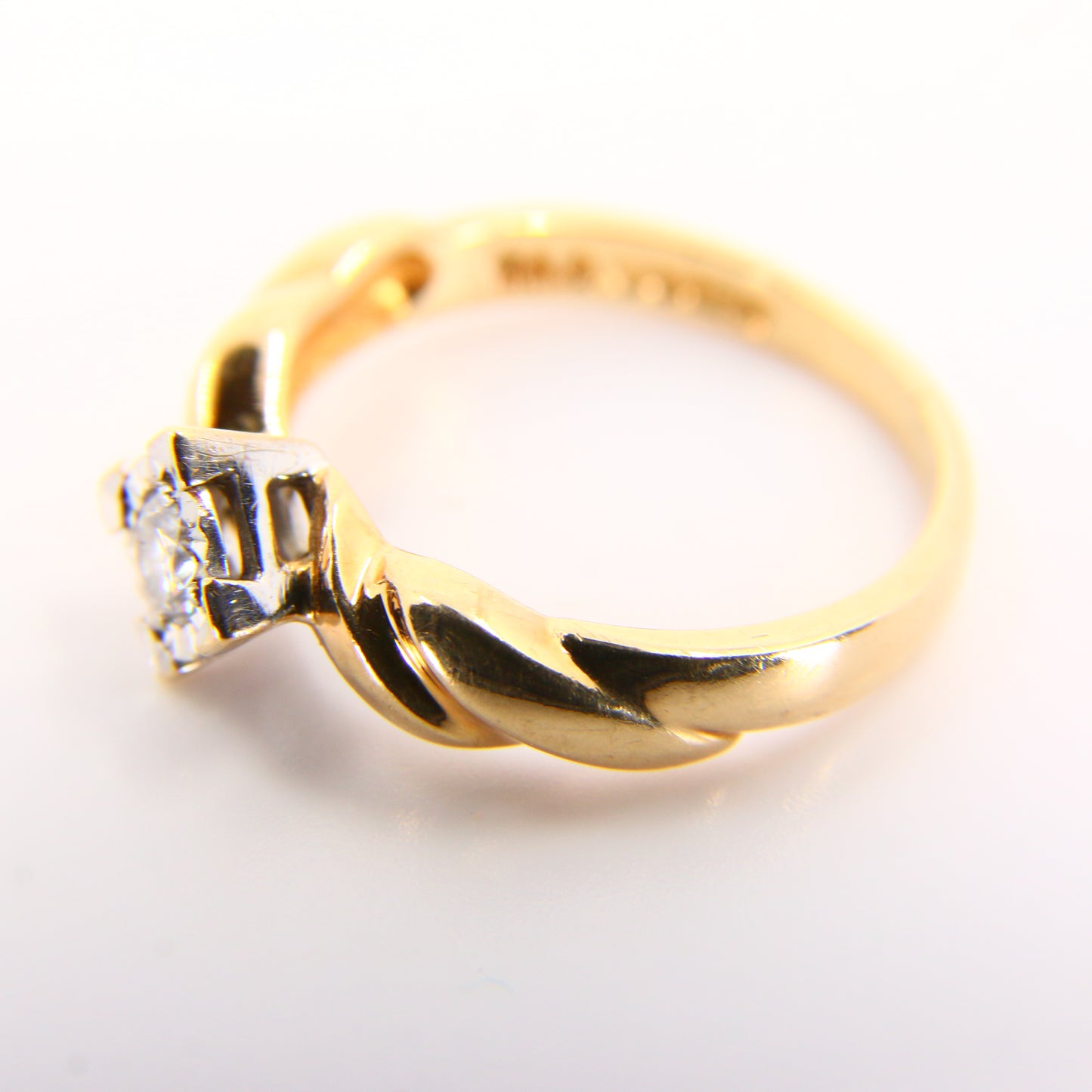 Vintage 9ct Diamond Illusion Set Ring – UK Size M, Hallmarked 9 Carat Boxed Gift