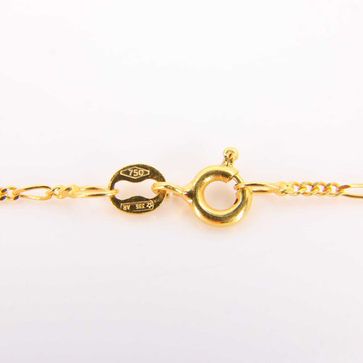 Vintage 18ct Gold Diamond Heart Pendant Necklace Hallmarked Yellow Gold Boxed