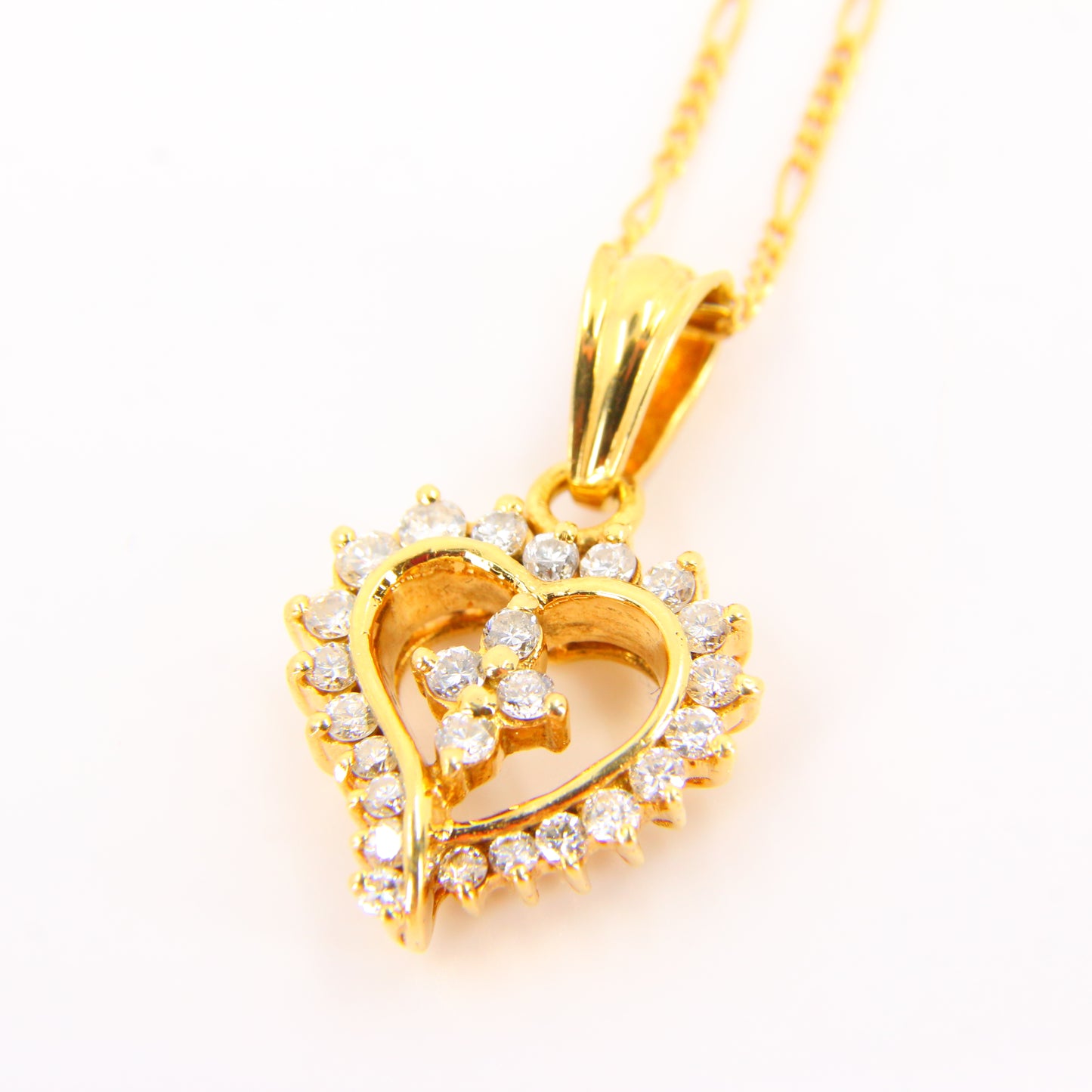 Vintage 18ct Gold Diamond Heart Pendant Necklace Hallmarked Yellow Gold Boxed