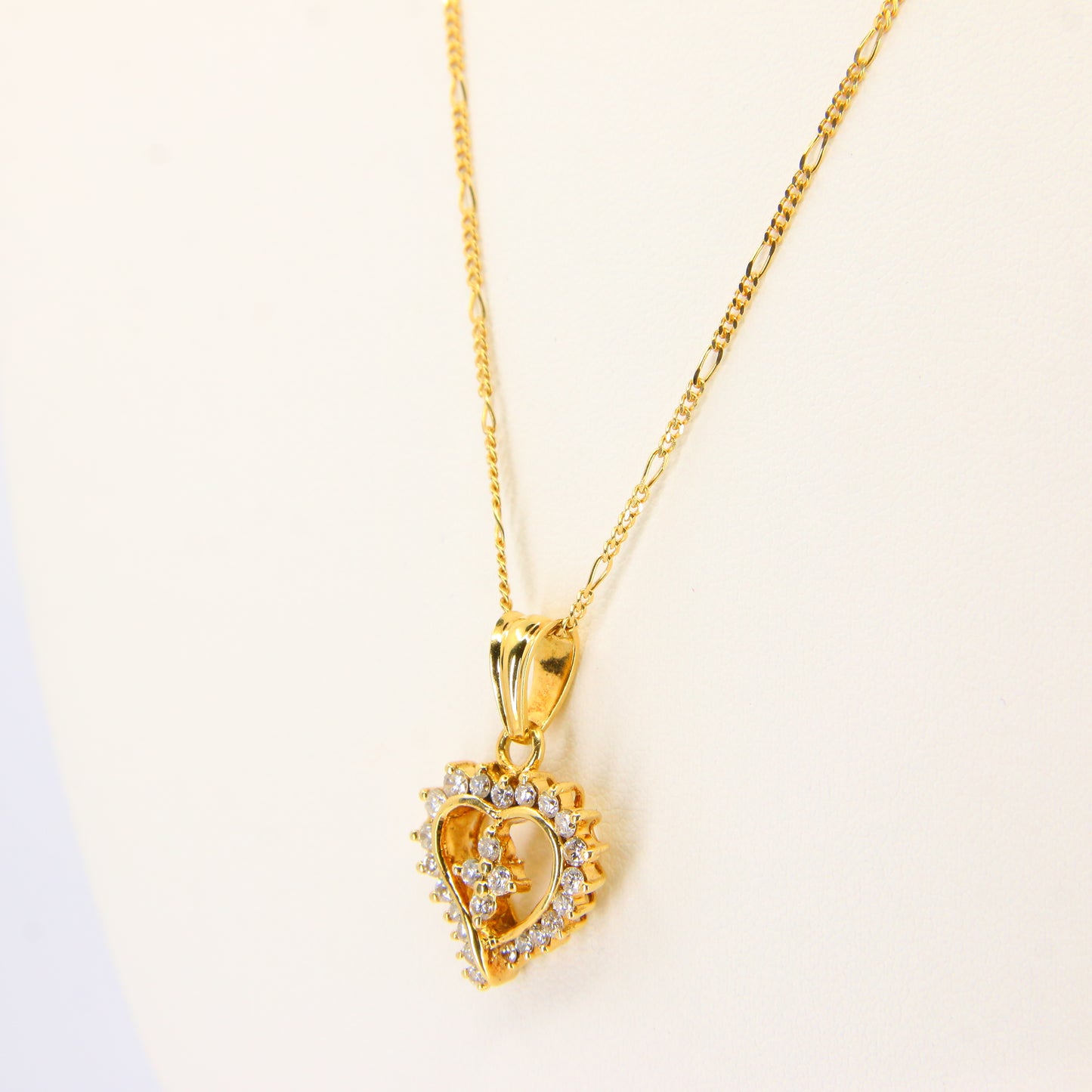 Vintage 18ct Gold Diamond Heart Pendant Necklace Hallmarked Yellow Gold Boxed