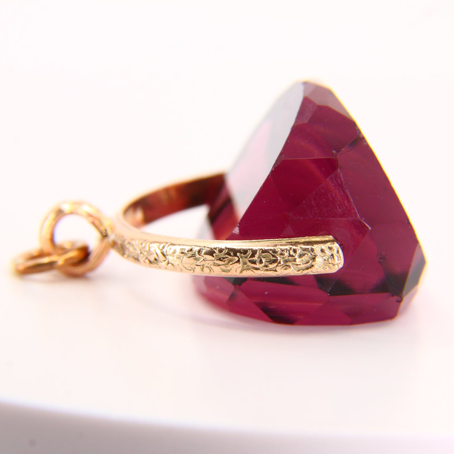 Vintage 9ct Purple Glass Spinner Pendant – Yellow Gold Fob Charm