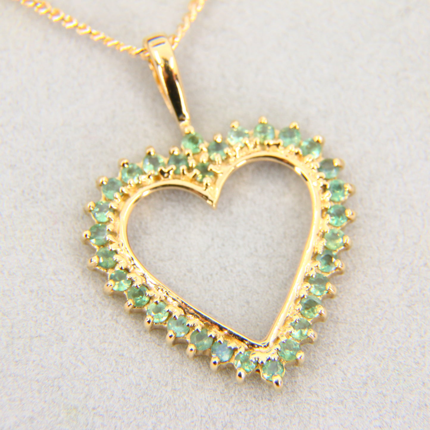 Vintage 9ct Green Alexandrite Heart Pendant Necklace 17.5 INCH Hallmarked Gold Boxed Gift
