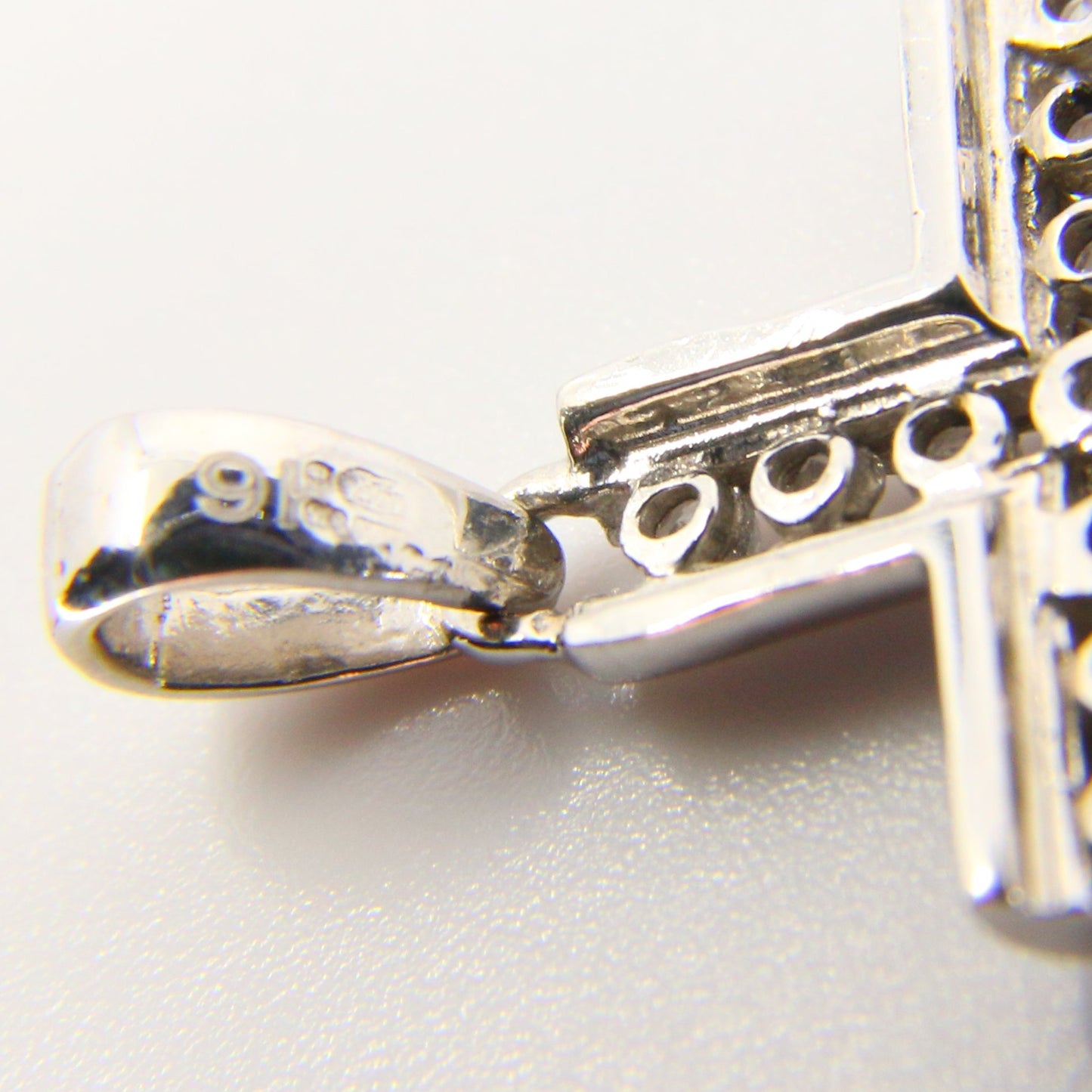 Vintage 9ct Cross Pendant Necklace White Gold Hallmarked Boxed
