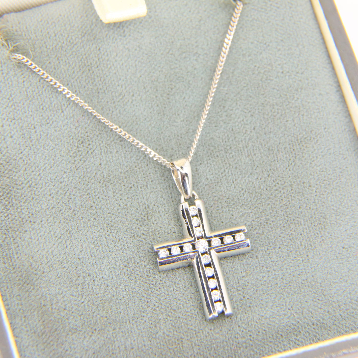 Vintage 9ct Cross Pendant Necklace White Gold Hallmarked Boxed