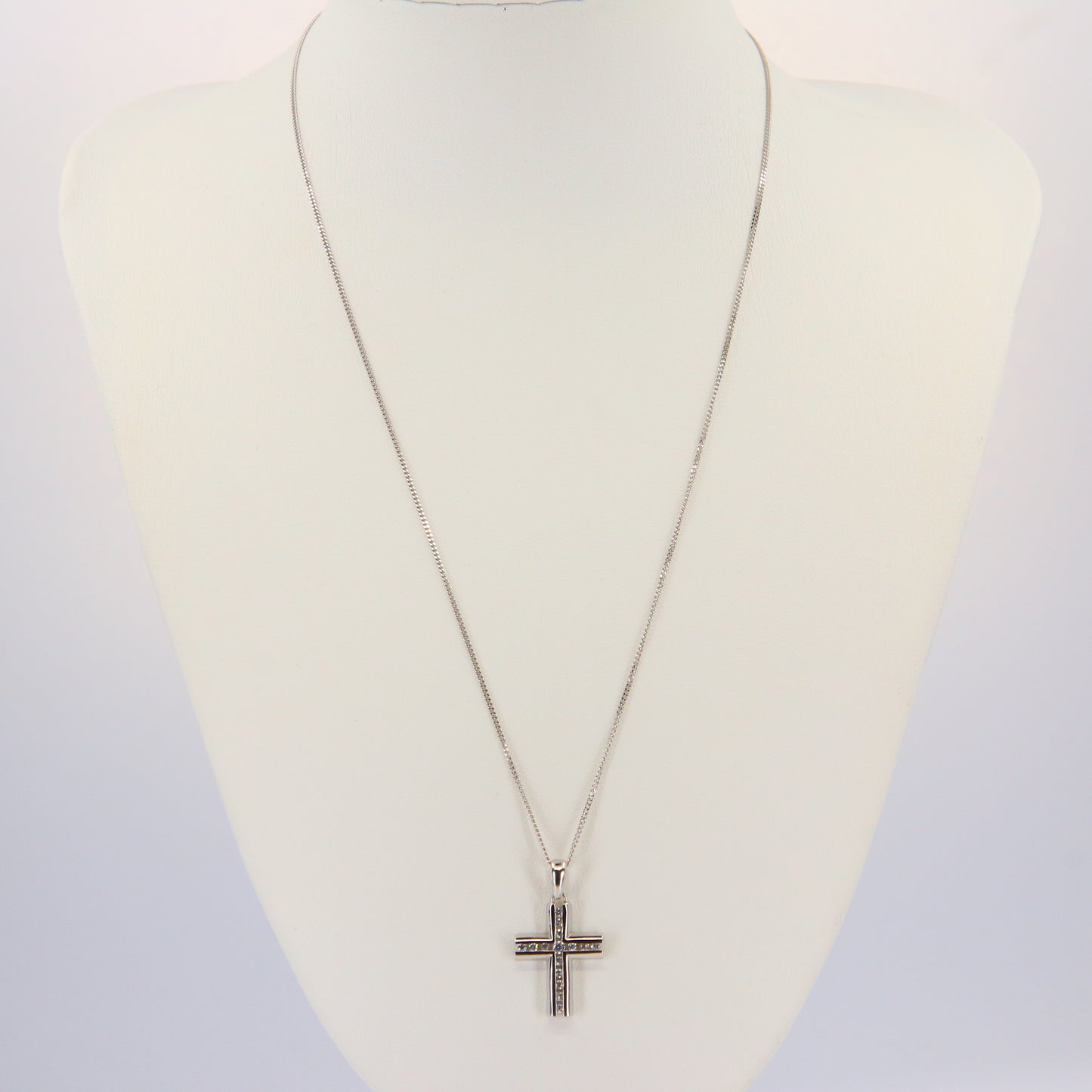 Vintage 9ct Cross Pendant Necklace White Gold Hallmarked Boxed