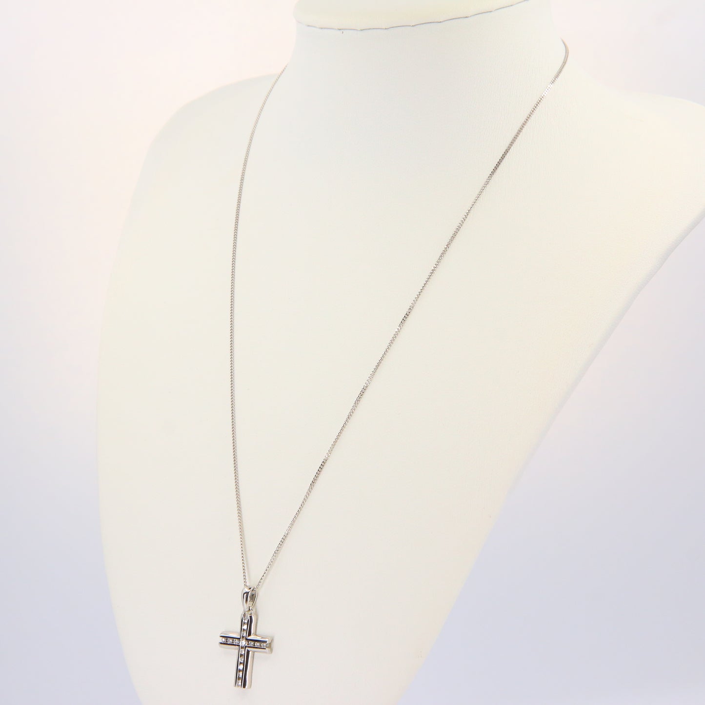 Vintage 9ct Cross Pendant Necklace White Gold Hallmarked Boxed
