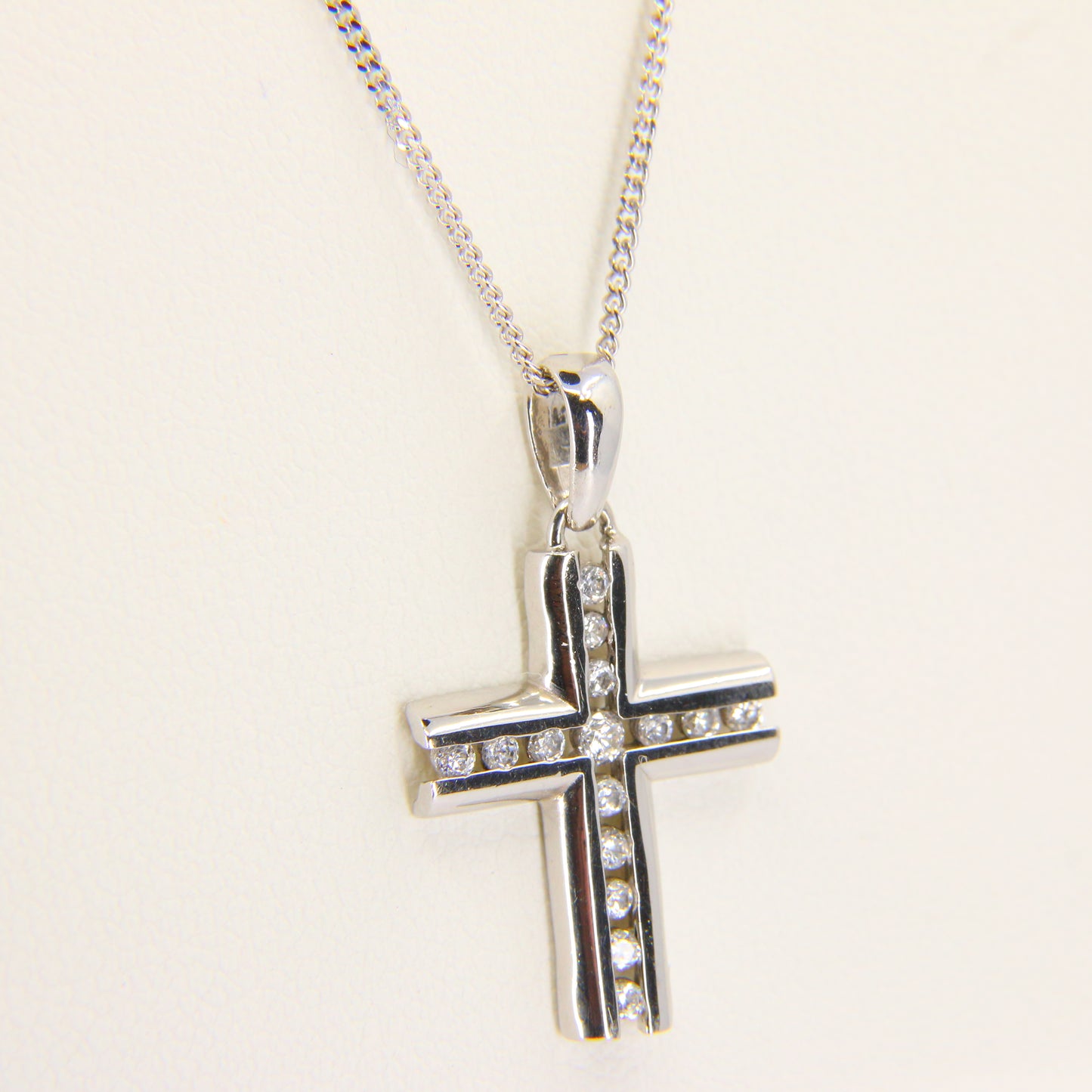 Vintage 9ct Cross Pendant Necklace White Gold Hallmarked Boxed