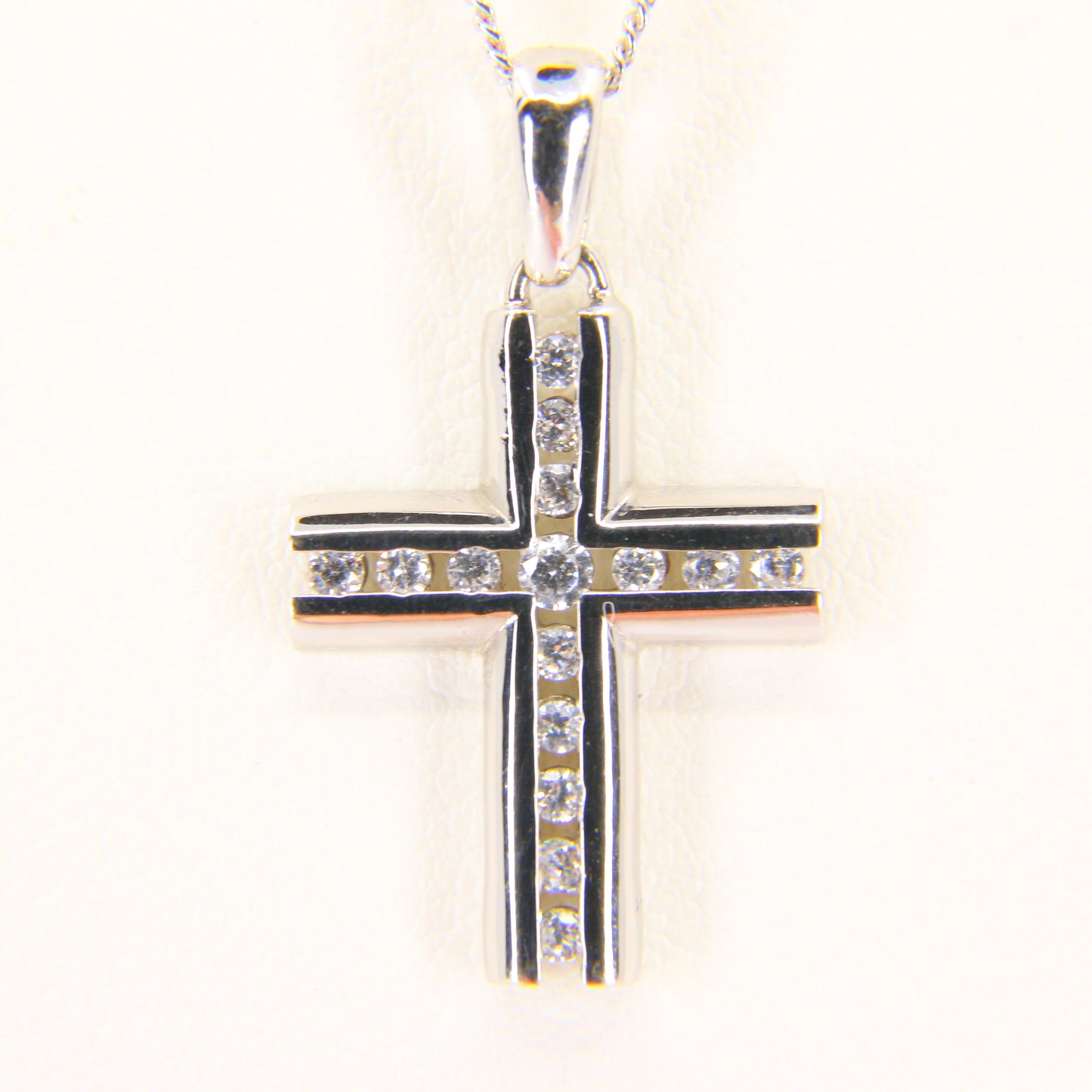 Vintage 9ct Cross Pendant Necklace White Gold Hallmarked Boxed