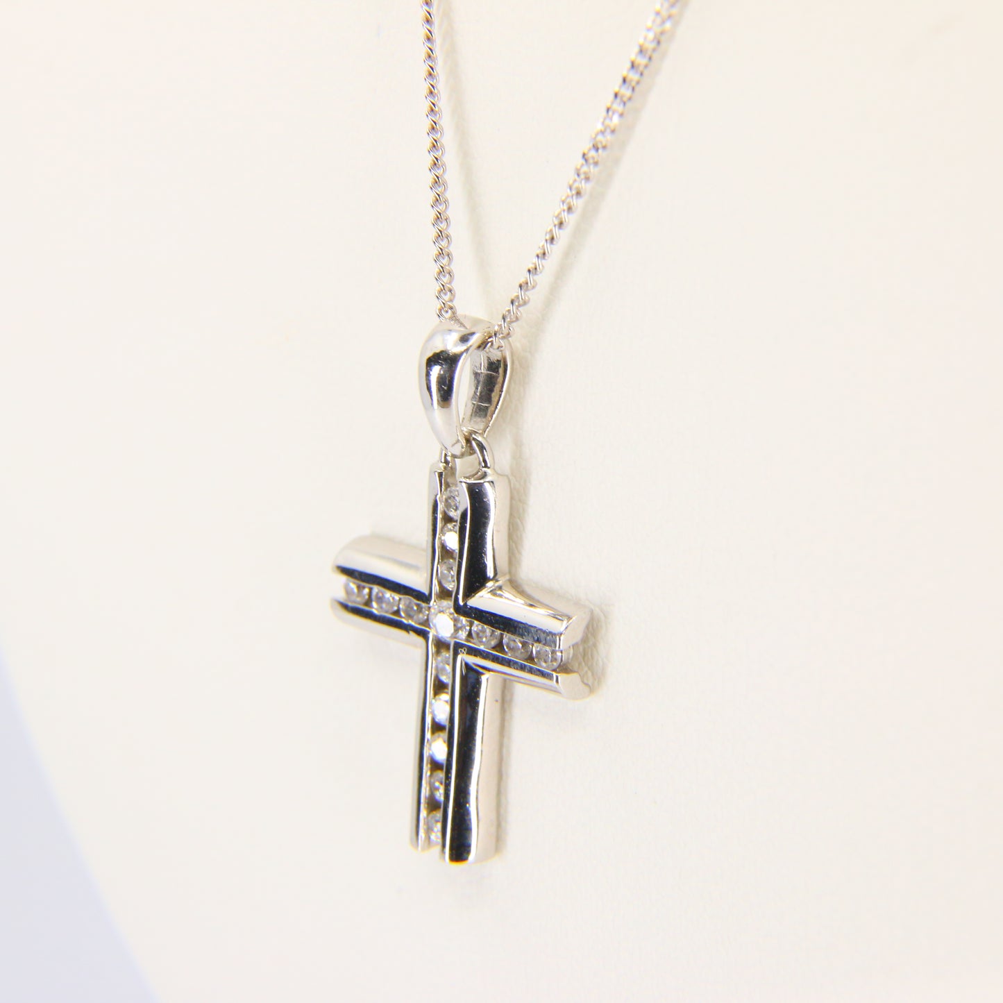 Vintage 9ct Cross Pendant Necklace White Gold Hallmarked Boxed