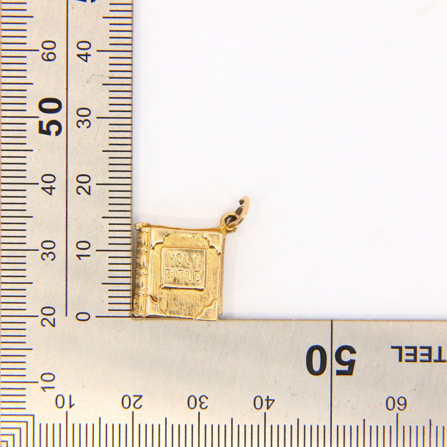 Vintage 9ct Holy Bible Charm – Hallmarked Yellow Gold Opening Pendant
