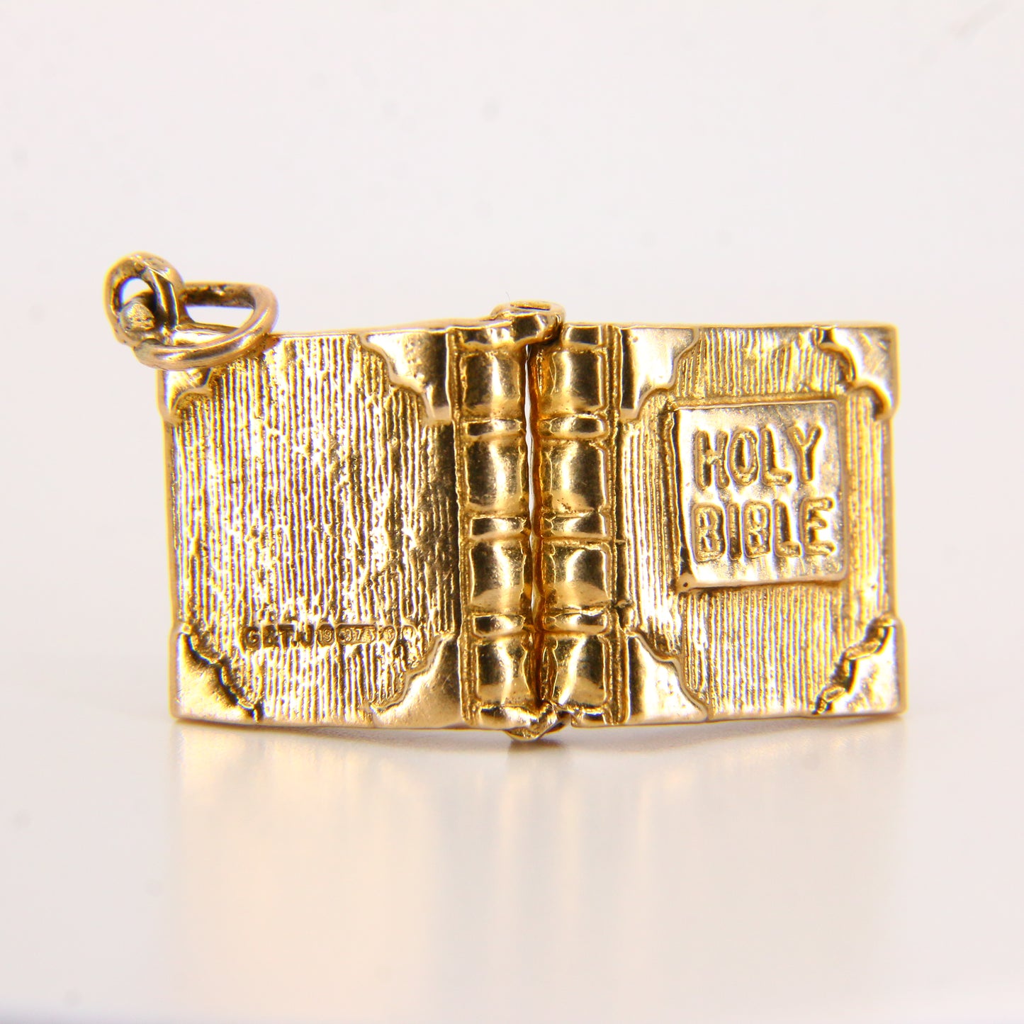 Vintage 9ct Holy Bible Charm – Hallmarked Yellow Gold Opening Pendant