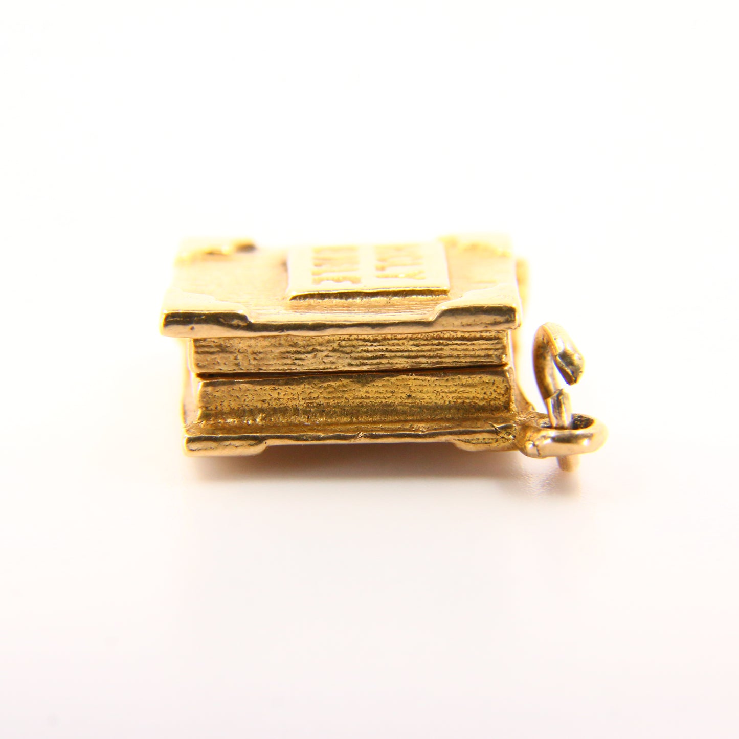 Vintage 9ct Holy Bible Charm – Hallmarked Yellow Gold Opening Pendant
