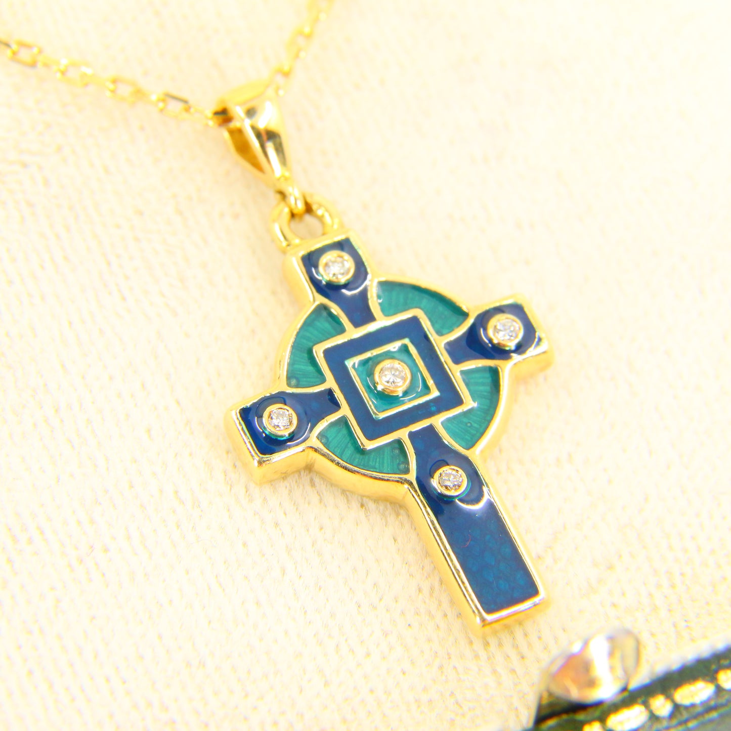 Vintage 18ct Celtic Cross Necklace 18 Carat Gold Hallmarked Enamel Pendant Boxed