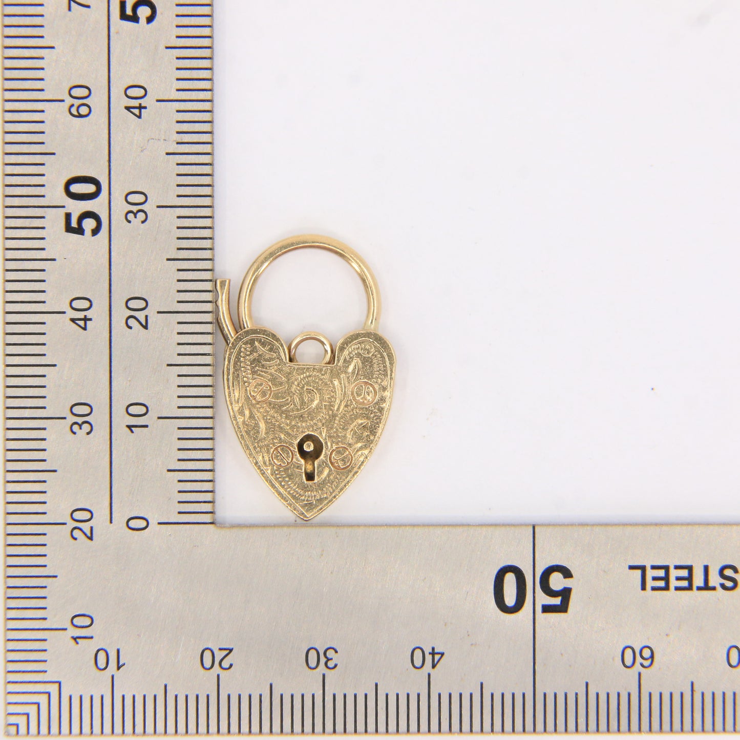 Vintage 9ct Yellow Gold Hallmarked Engraved Heart Padlock Charm Pendant