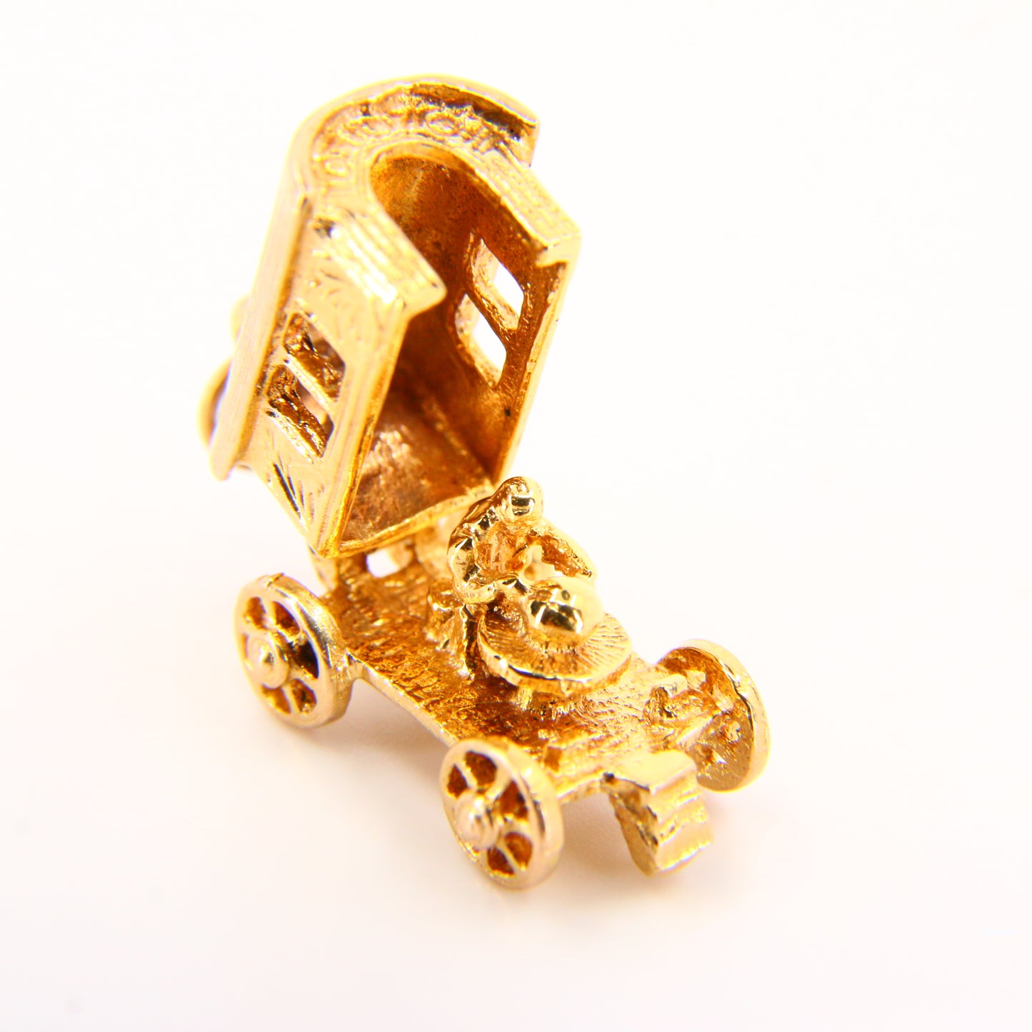 Vintage 9ct Opening Charm Fortune Teller Hallmarked Yellow Gold Gypsy Waggon Pendant