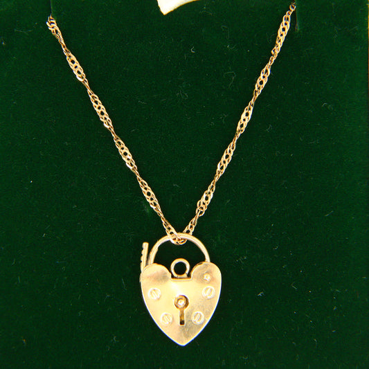 Vintage 9ct Heart Lock Pendant Necklace Yellow Gold Hallmarked Chain Necklace Boxed