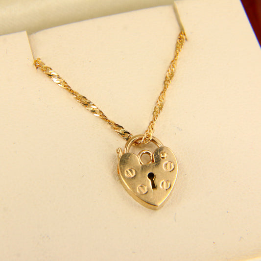 Vintage 9ct Heart Lock Pendant Necklace 19 Inch Yellow Gold Hallmarked Boxed