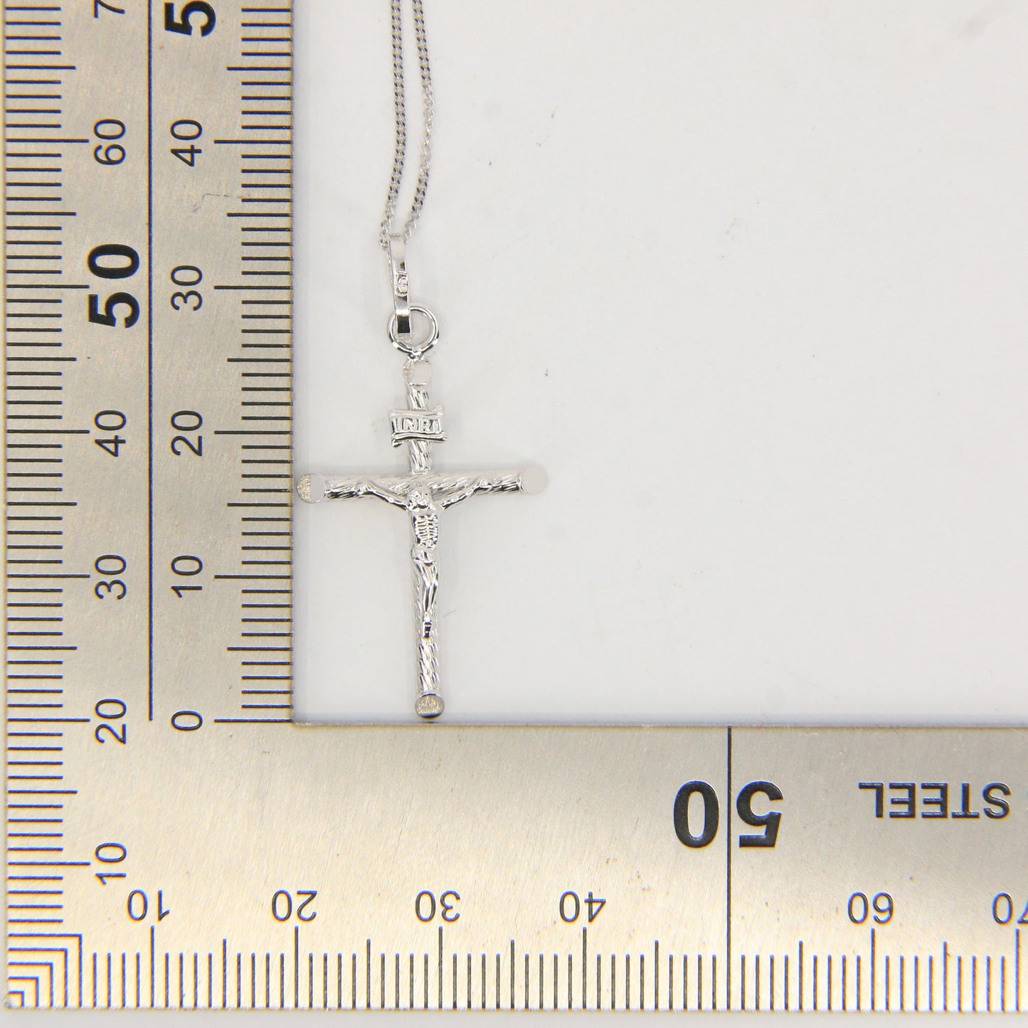 Vintage 9ct White Gold 18 Inch Curb Chain Crucifix INRI Cross Pendant Boxed Gift