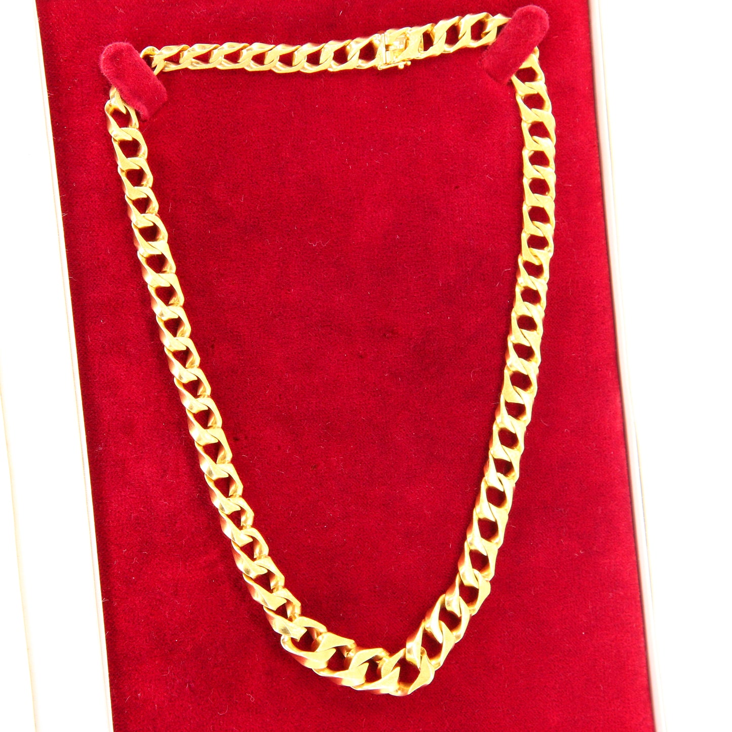 Vintage 18ct Gold Tapered Textured 17 inch Chain Necklace – Hallmarked, Boxed