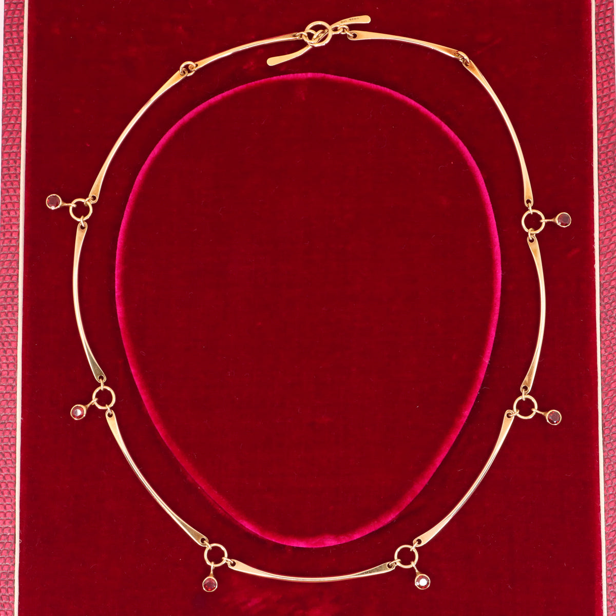 Vintage 9ct Hallmarked Gold 18 inch Collette Waudby Garnet Drop Designer Necklace Boxed