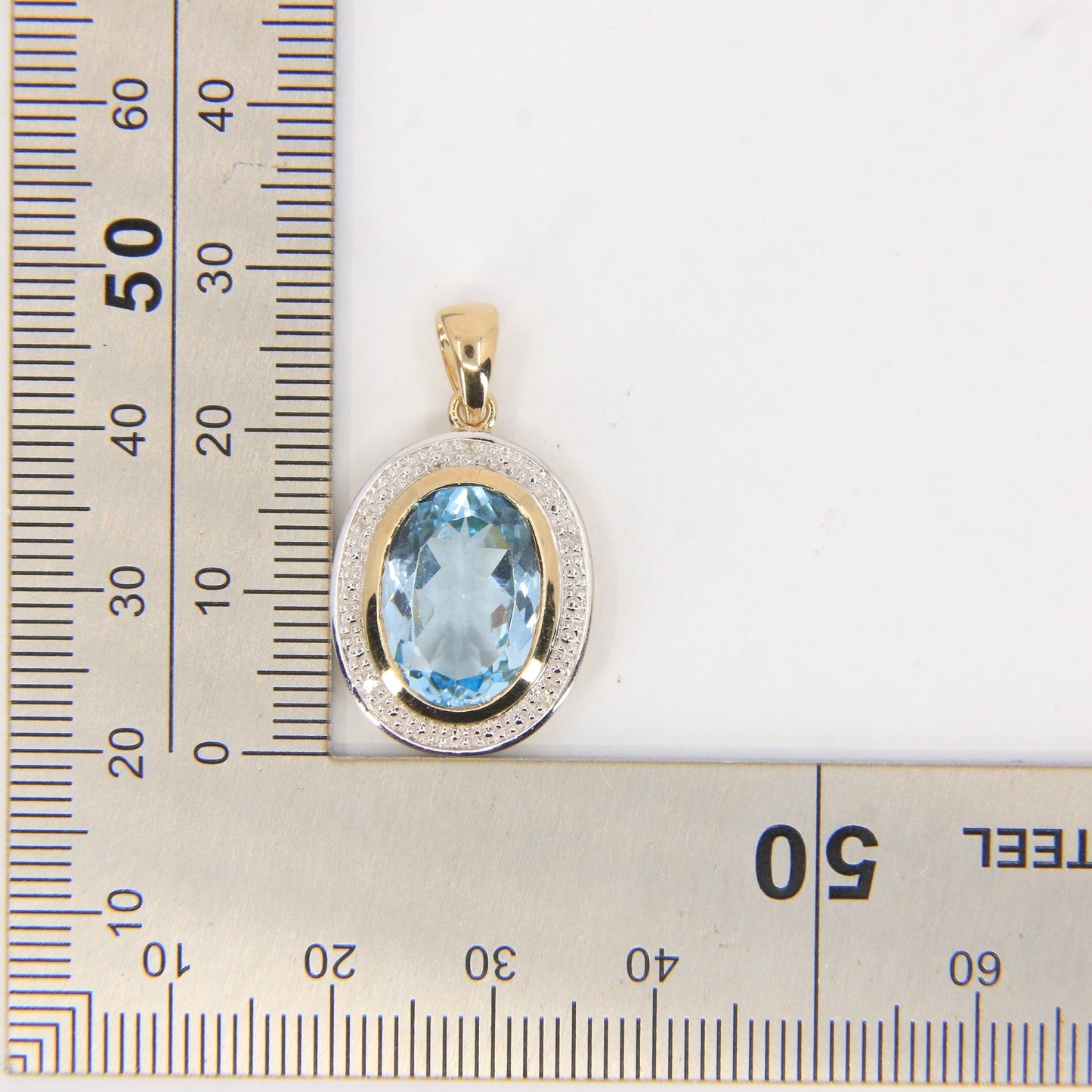 Vintage 9ct Hallmarked Gold Aquamarine & Diamond Set Oval Pendant