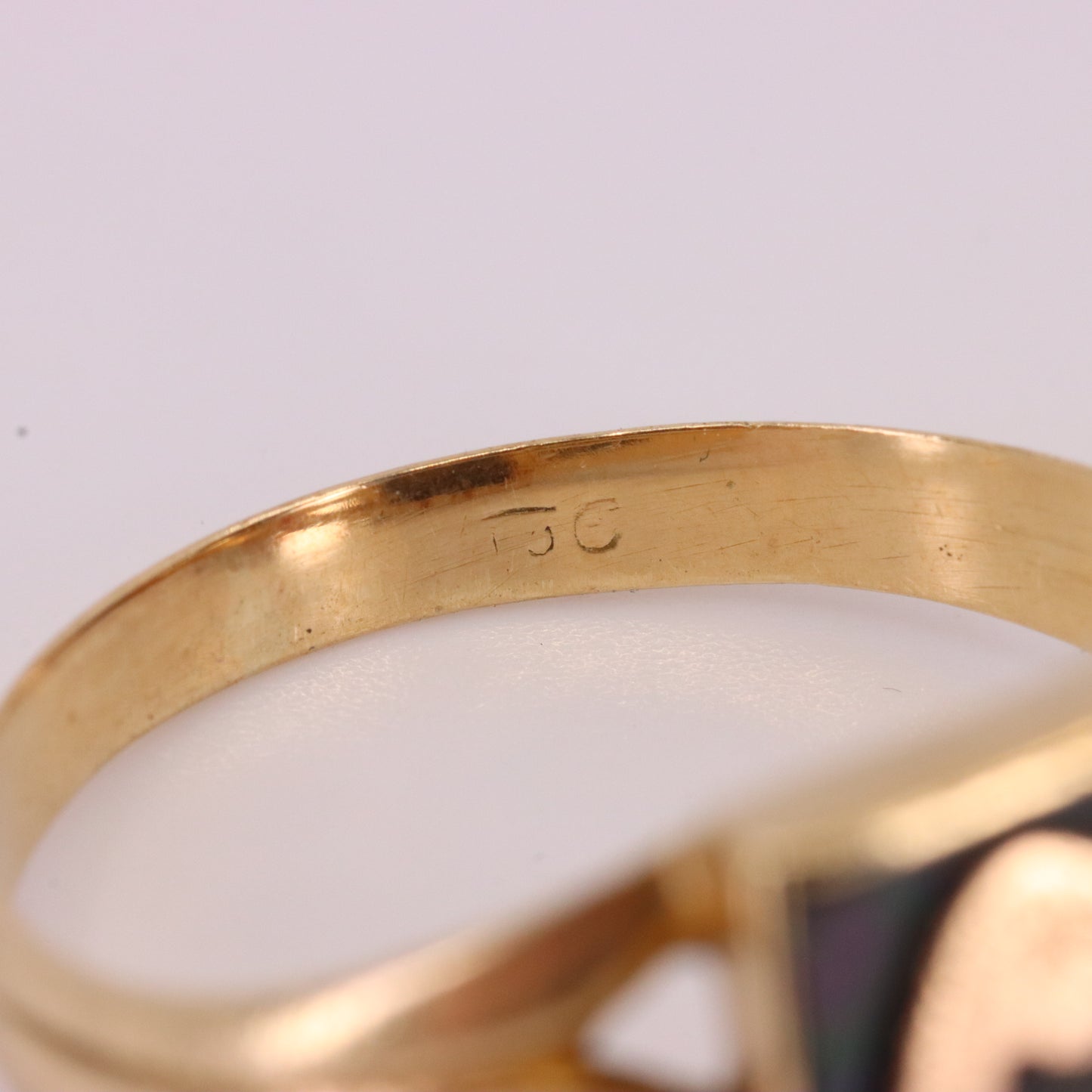 Antique 9ct Yellow Gold Onyx Victorian Mourning Ring Initial C UK Size O Boxed
