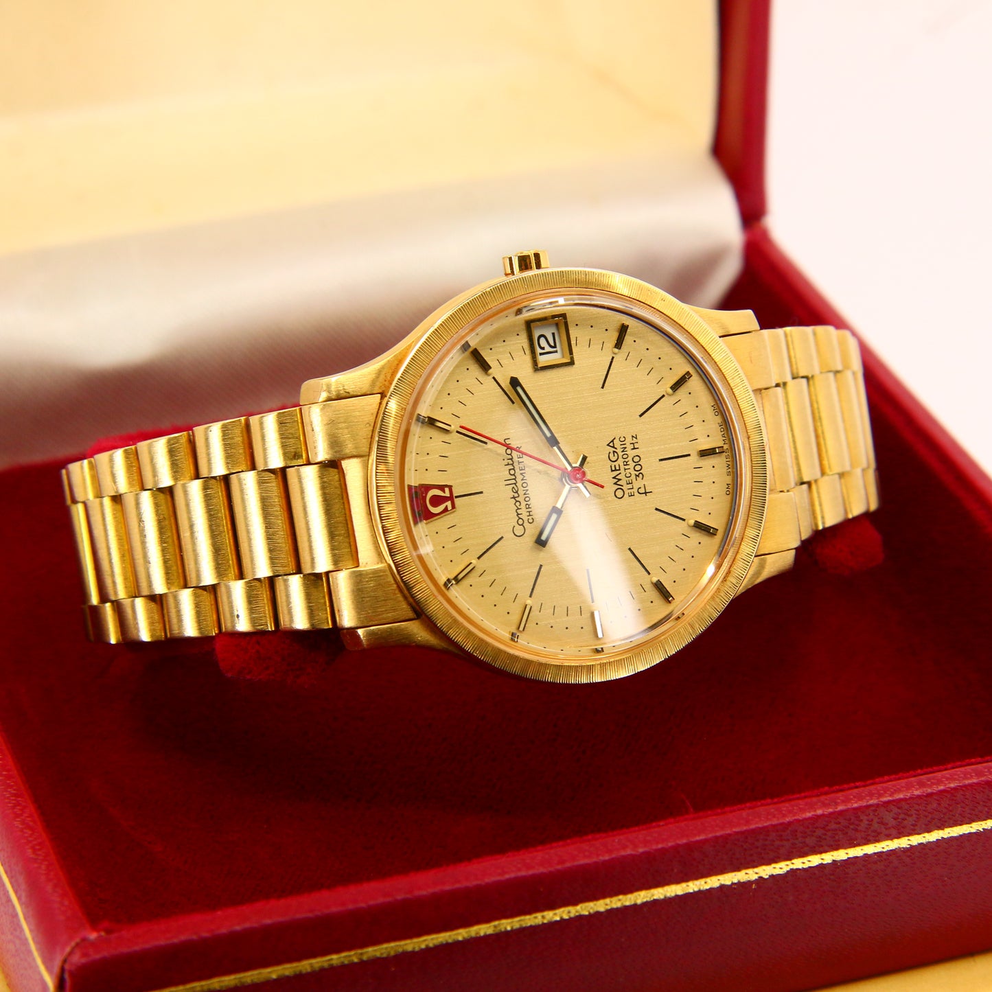 1973 Omega Constellation F300Hz – 18ct Solid Gold Gents Watch