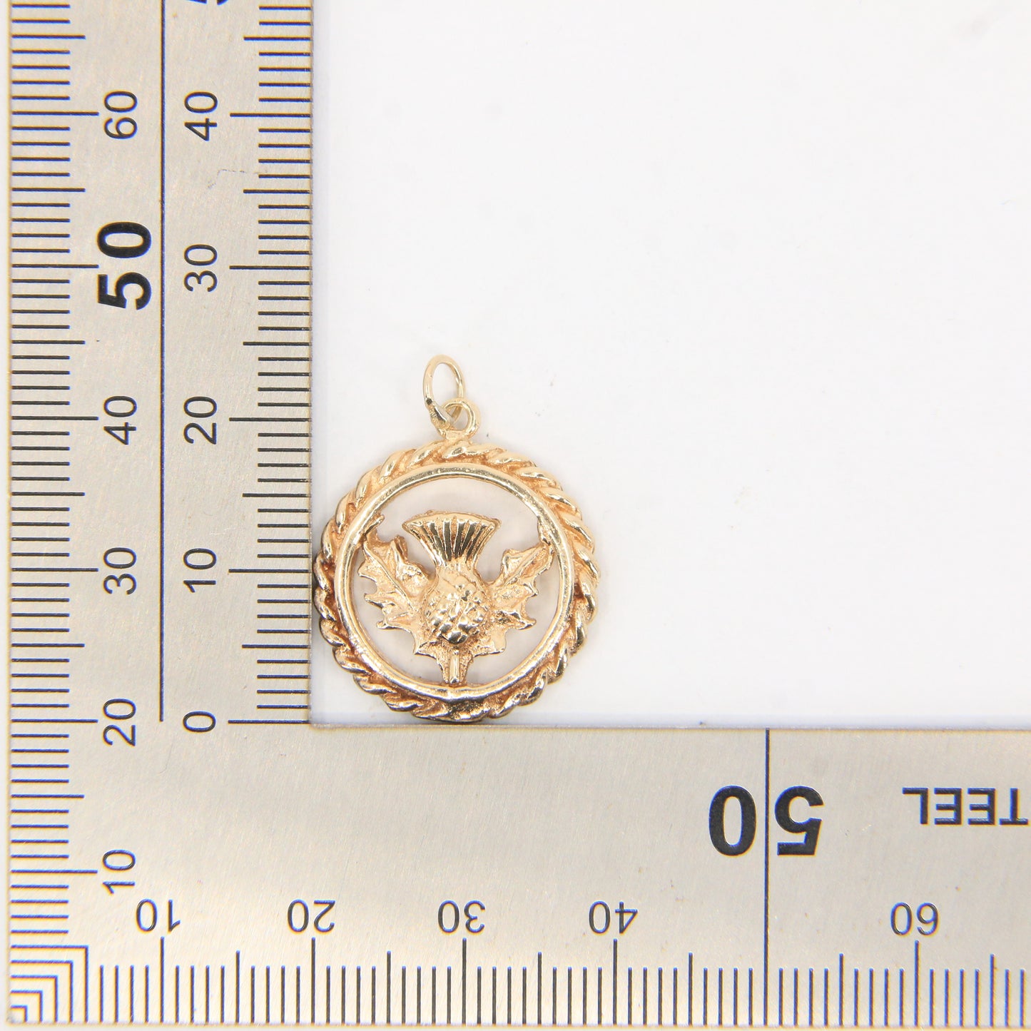 Vintage 9ct Hallmarked Yellow Gold Scottish Thistle Wreath Charm Pendant Gift