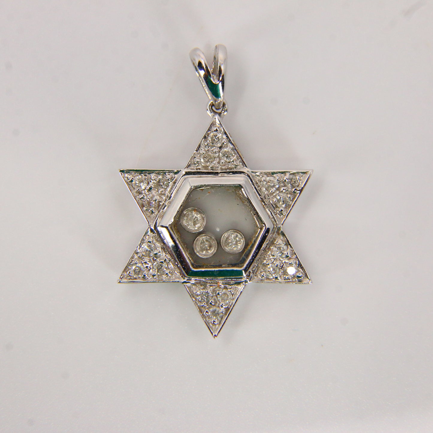 Vintage 18ct White Gold Floating Diamond Star Pendant Hallmarked Gift