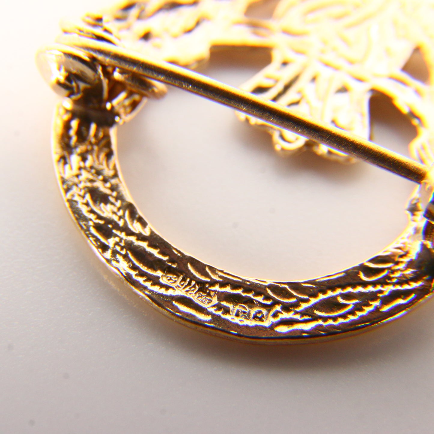 Vintage 9ct Gold Claddagh Brooch – Irish Hallmarked Yellow Gold Gift