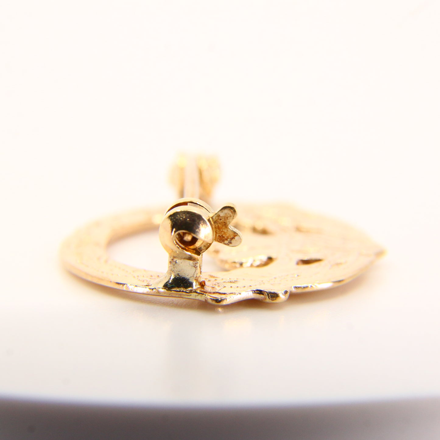 Vintage 9ct Gold Claddagh Brooch – Irish Hallmarked Yellow Gold Gift