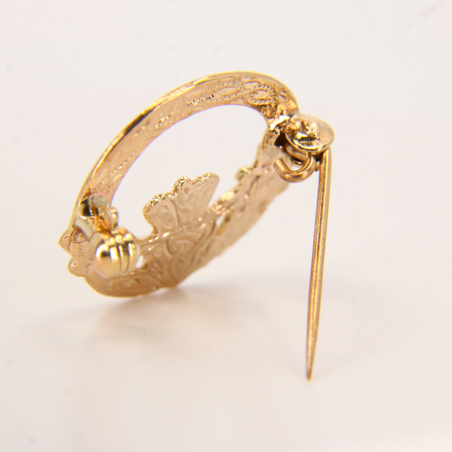 Vintage 9ct Gold Claddagh Brooch – Irish Hallmarked Yellow Gold Gift
