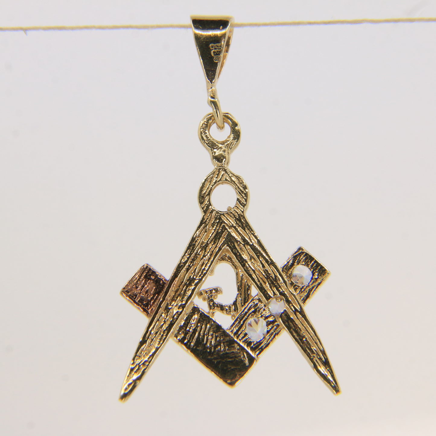 Vintage 9ct Gold Hallmarked Masonic Pendant Compass Square G Emblem CZ Stones