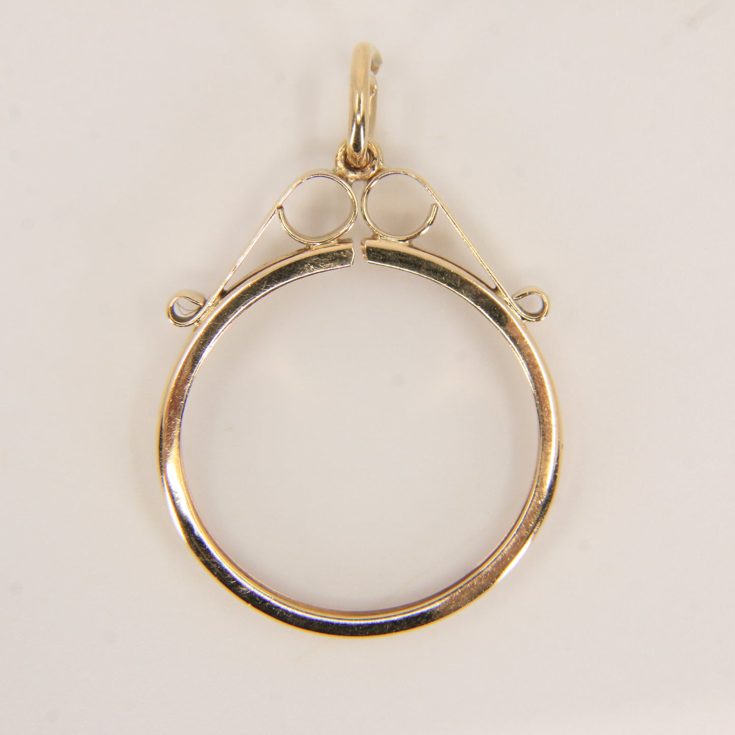 Vintage 9ct Hallmarked Gold Full Sovereign Coin Holder Pendant