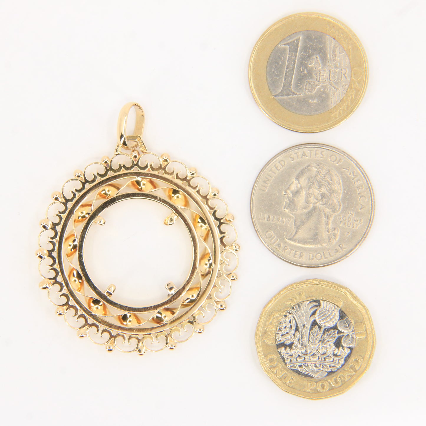 Vintage 9ct Hallmarked Gold Ornate Full Sovereign Display Pendant