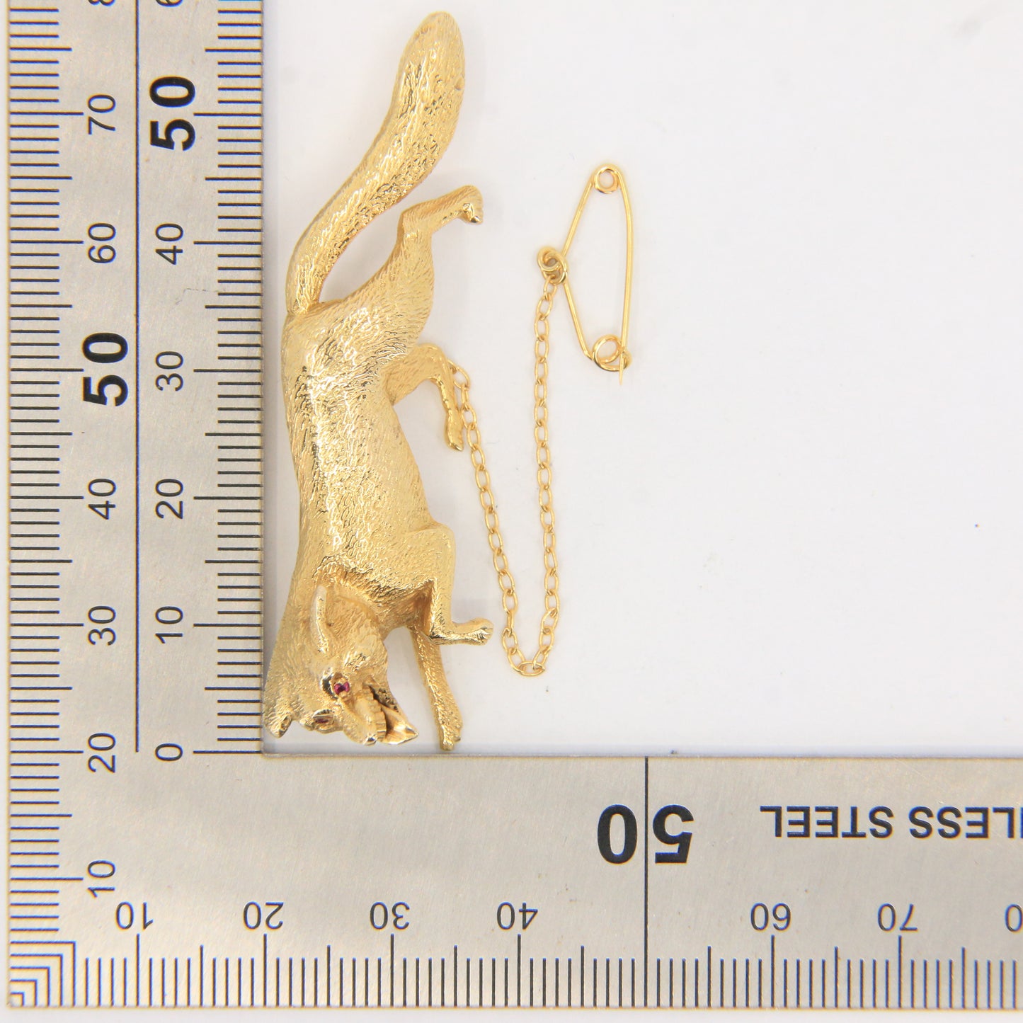 Vintage 9ct Hallmarked Gold Ruby Eyed Fox Brooch Wildlife Animal 1969 Boxed Gift