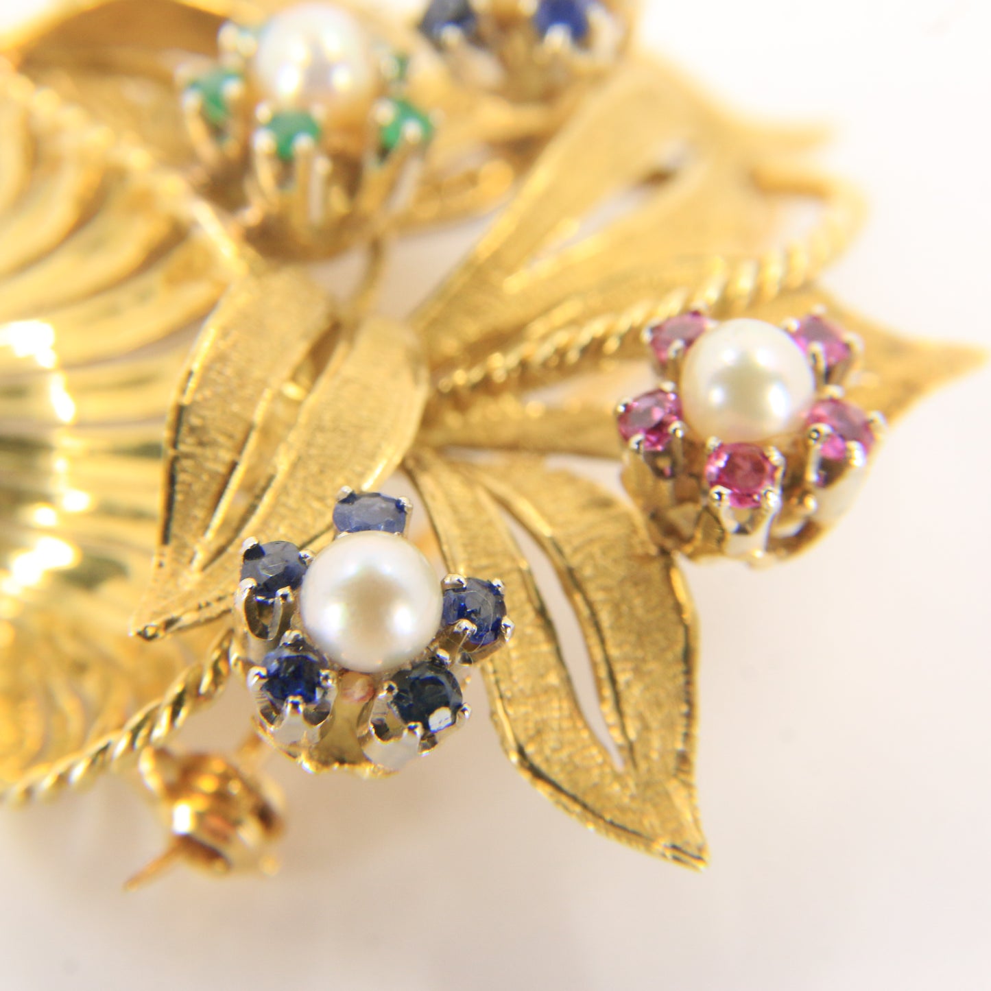 Vintage 18ct Gold Gardenia Brooch Hallmarked Pearl Emerald Topaz
