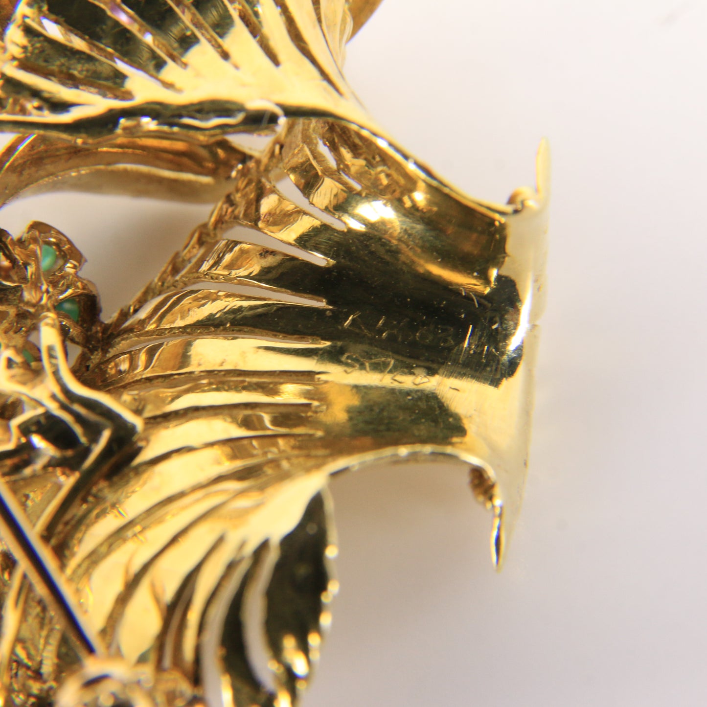 Vintage 18ct Gold Gardenia Brooch Hallmarked Pearl Emerald Topaz