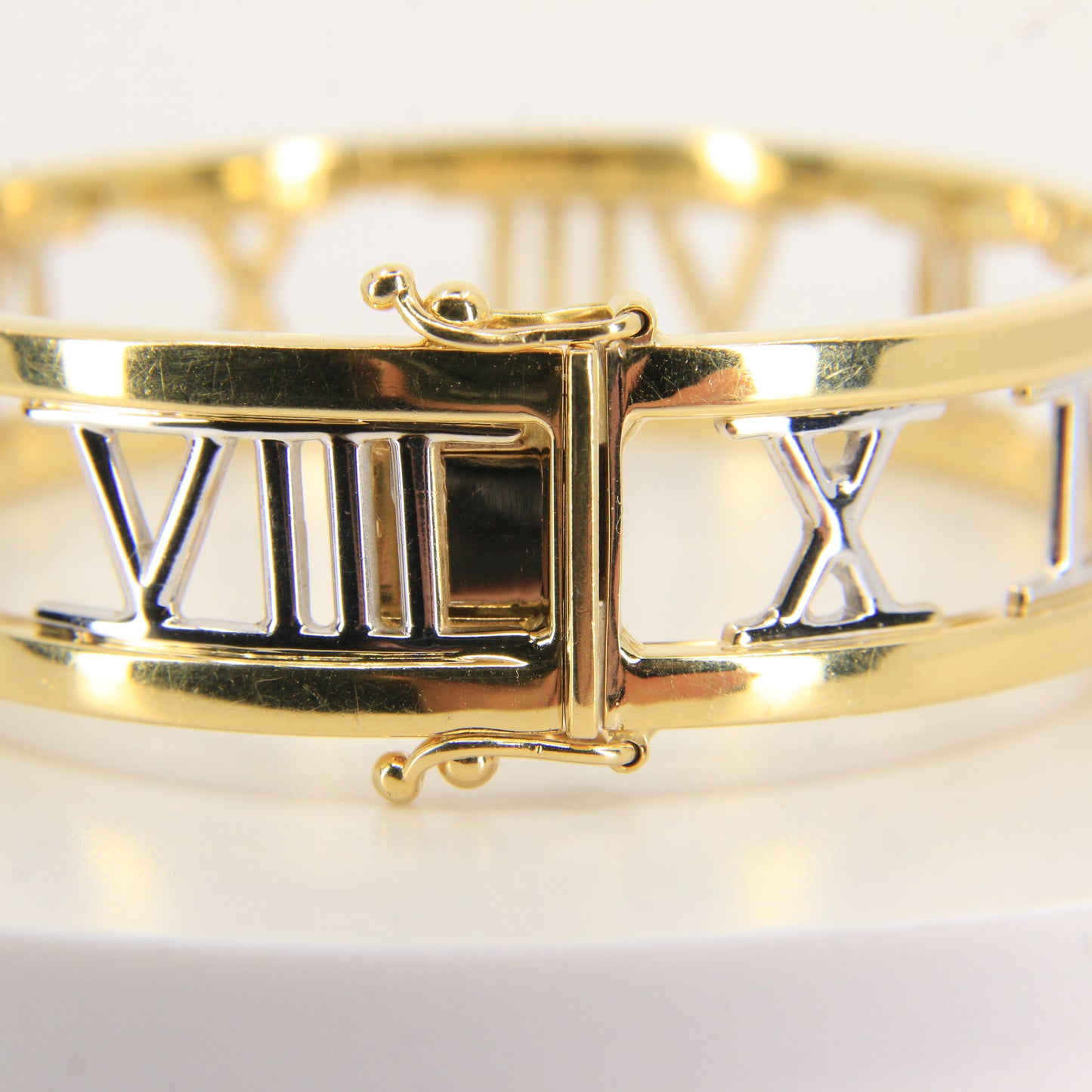Vintage Italian 18ct Gold Atlas Roman Numeral Hinged Bangle Gift