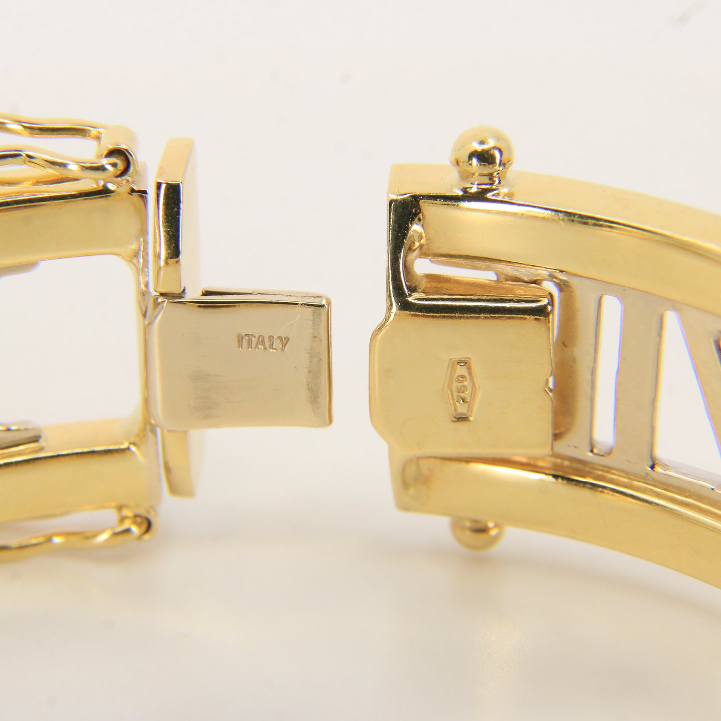 Vintage Italian 18ct Gold Atlas Roman Numeral Hinged Bangle Gift