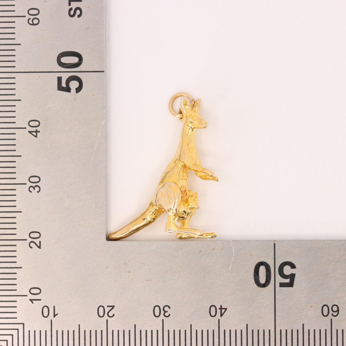 Vintage 9ct Hallmarked Yellow Gold Kangaroo Pendant Charm Australian Animal Gift