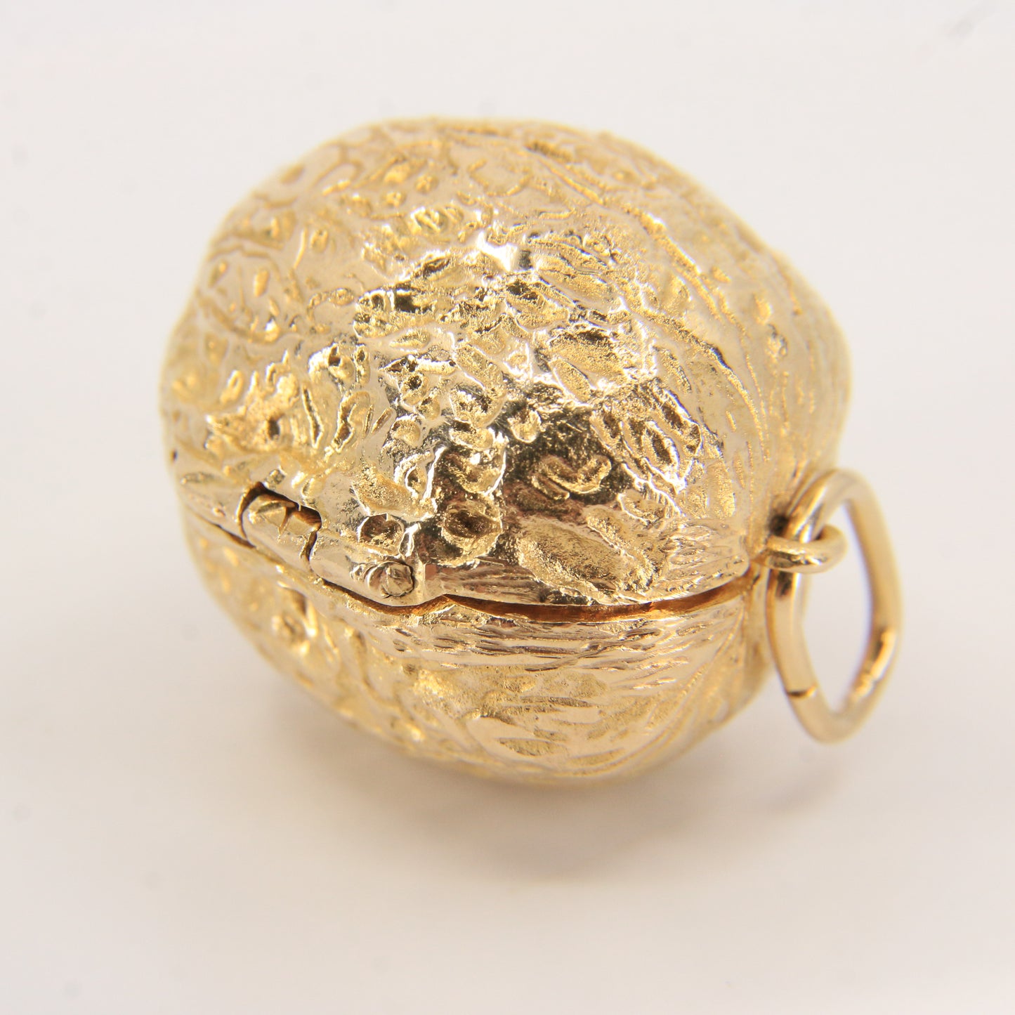 Vintage 9ct Gold Hallmarked Walnut Nut Locket Pendant Charm