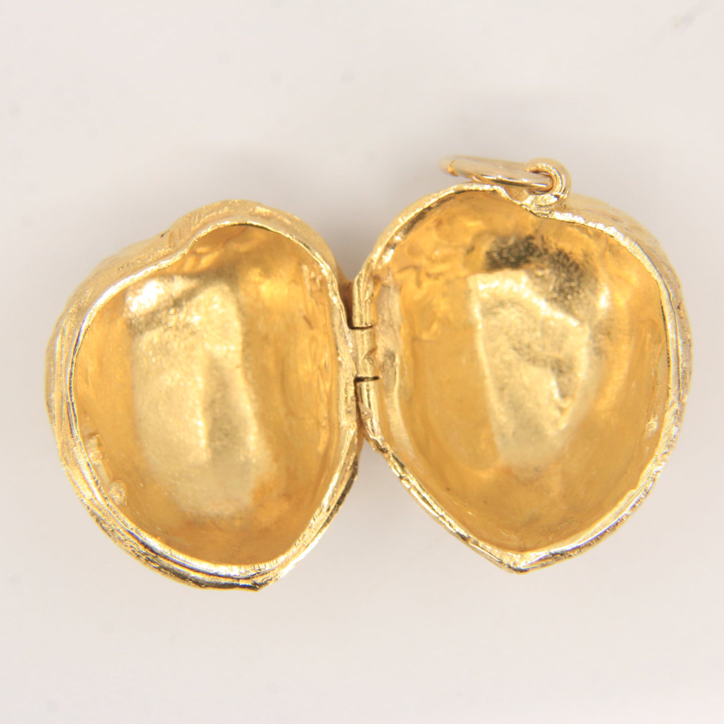Vintage 9ct Gold Hallmarked Walnut Nut Locket Pendant Charm