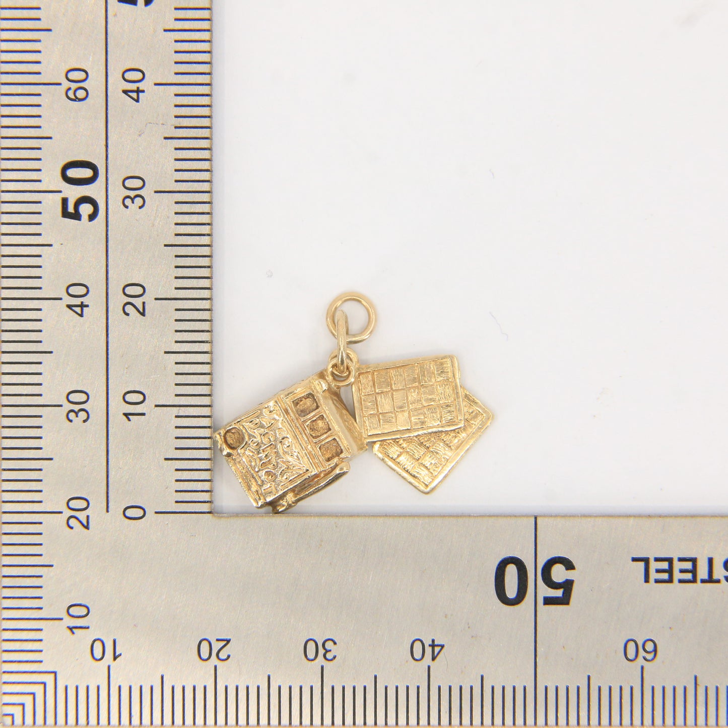 Vintage 9ct Gold Casino Charm Set Hallmarked Slot Machine & Pocket Rockets