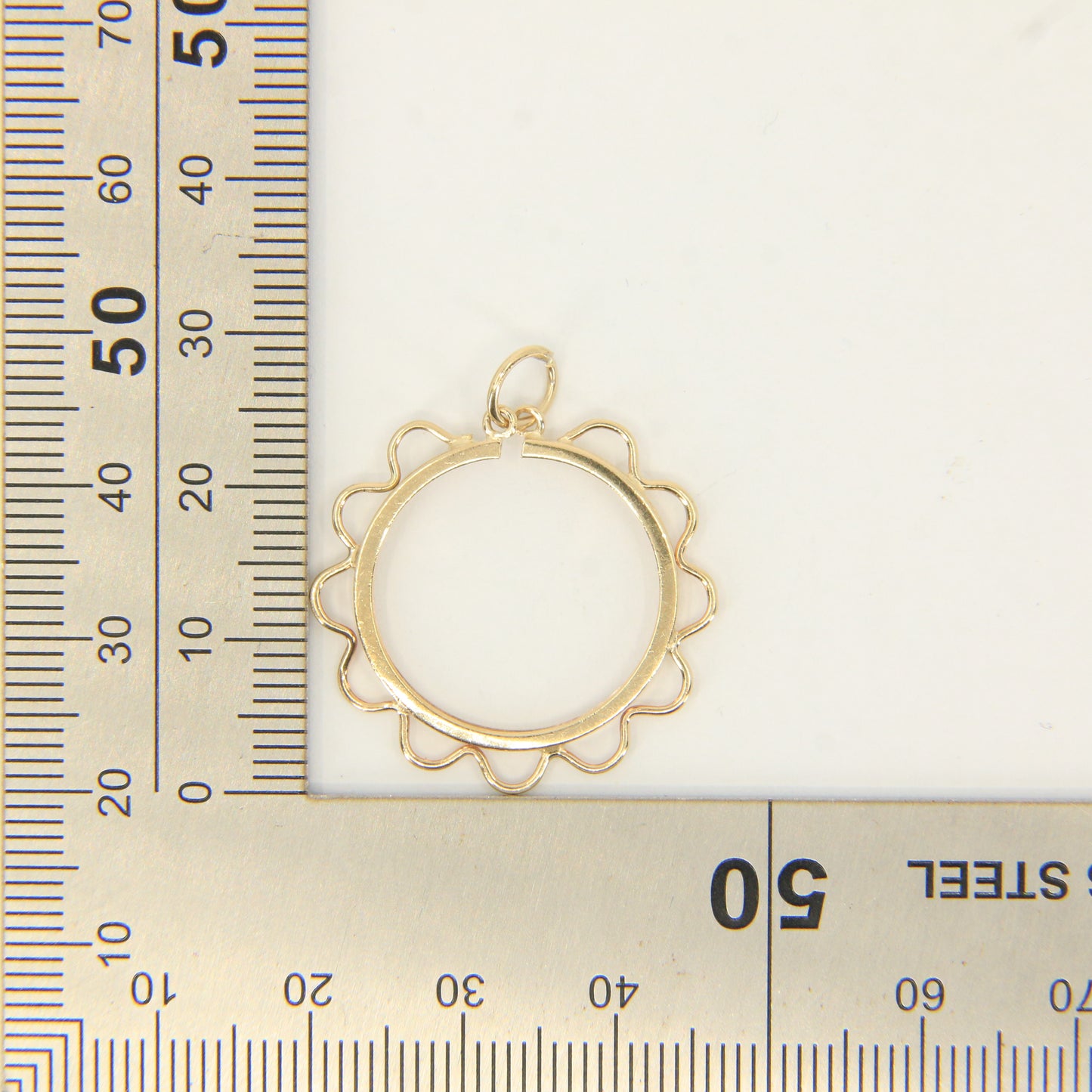 Vintage 9ct Gold Hallmarked Half Sovereign Coin Holder Pendant