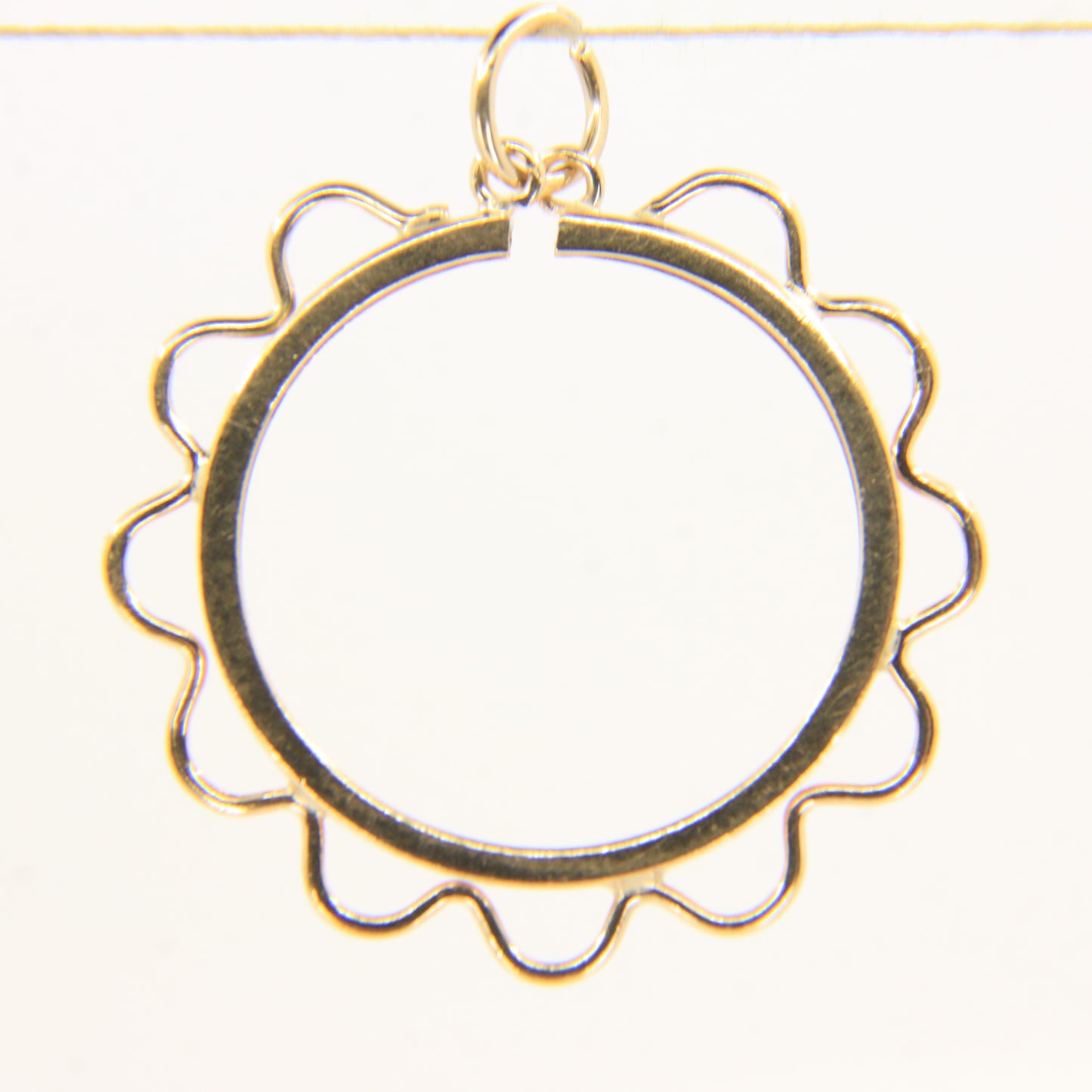 Vintage 9ct Gold Hallmarked Half Sovereign Coin Holder Pendant