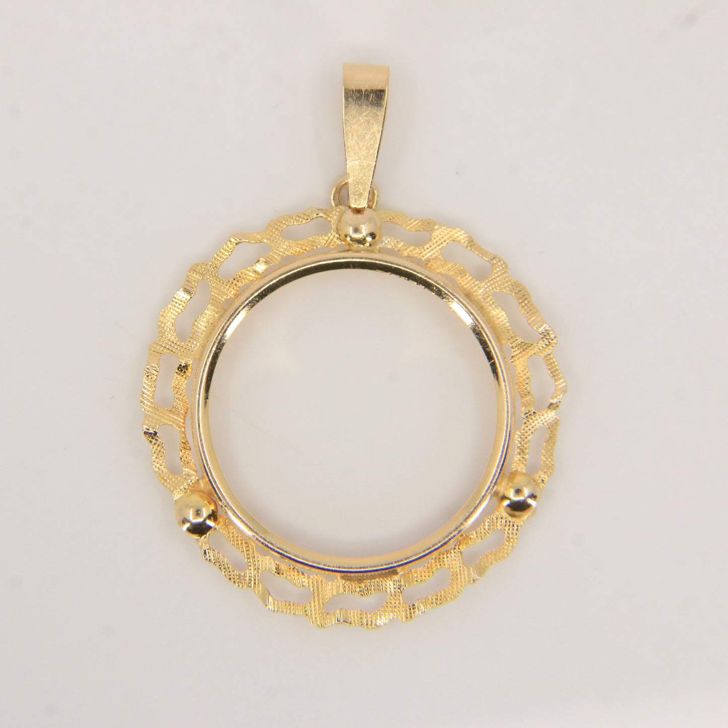 Vintage 9ct Gold Hallmarked Full Sovereign Coin Holder Pendant